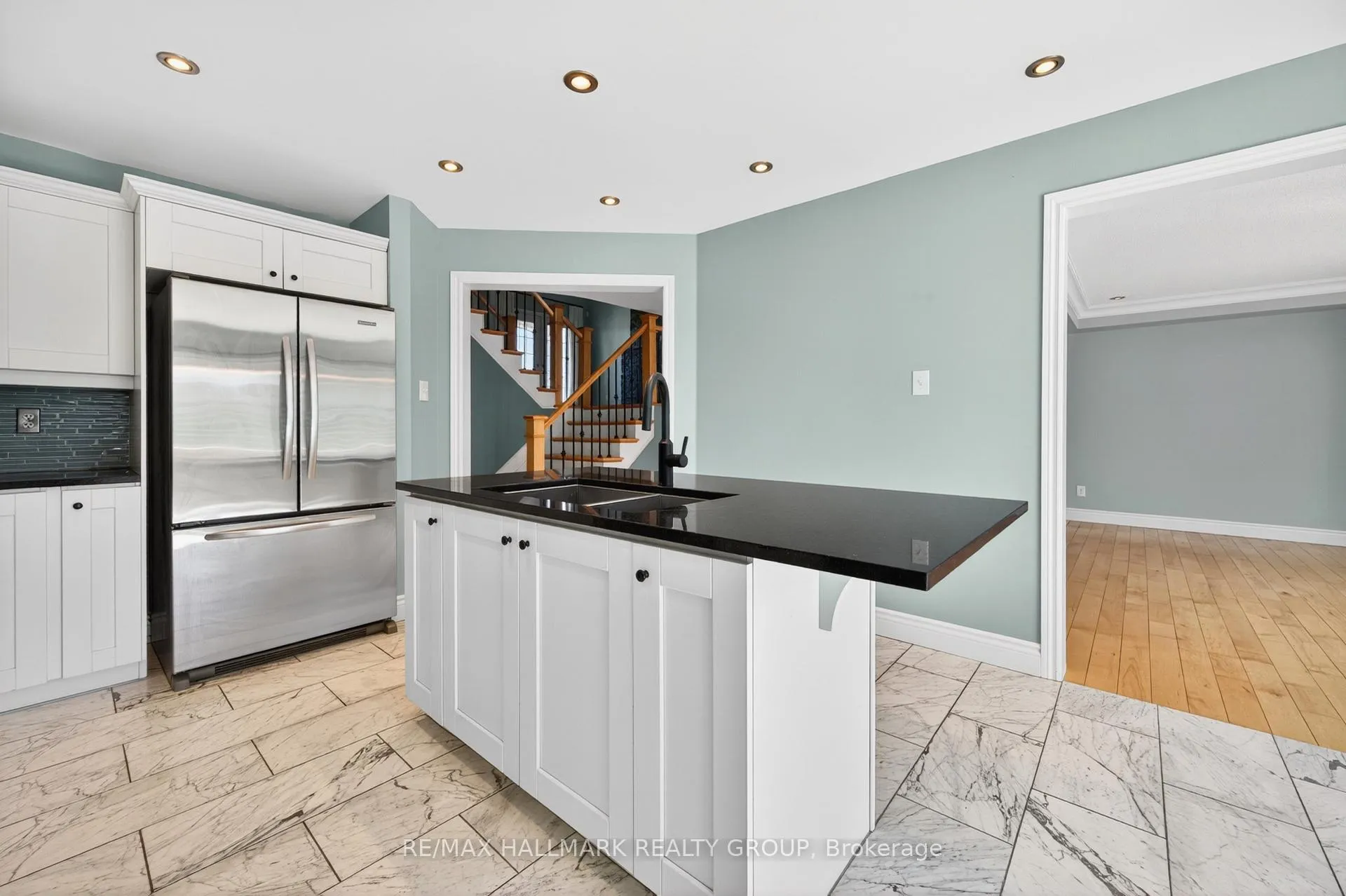Photo 18 of 3516 Cambrian Road, Ottawa, Barrhaven - Half Moon Bay — HOMEH
