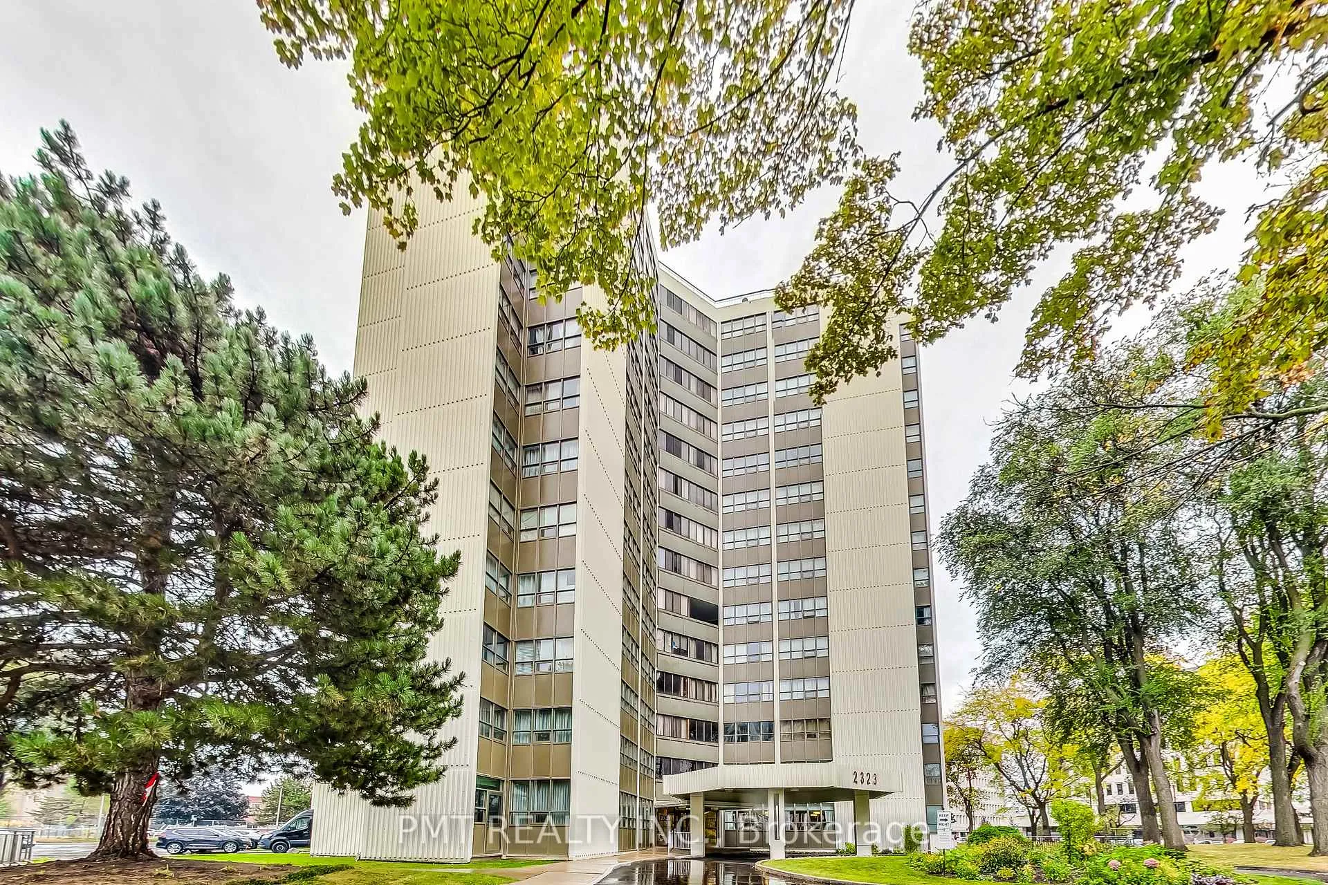 Photo of Unit 1105, 2323 Confederation Parkway