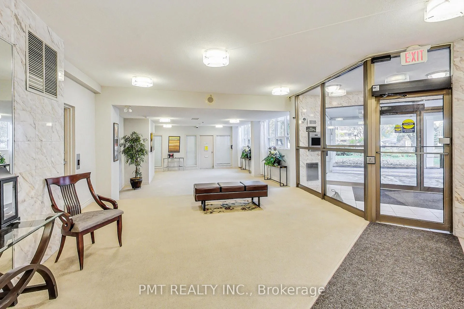 Photo 4 of Unit 1105, 2323 Confederation Parkway, Mississauga, Cooksville — HOMEH
