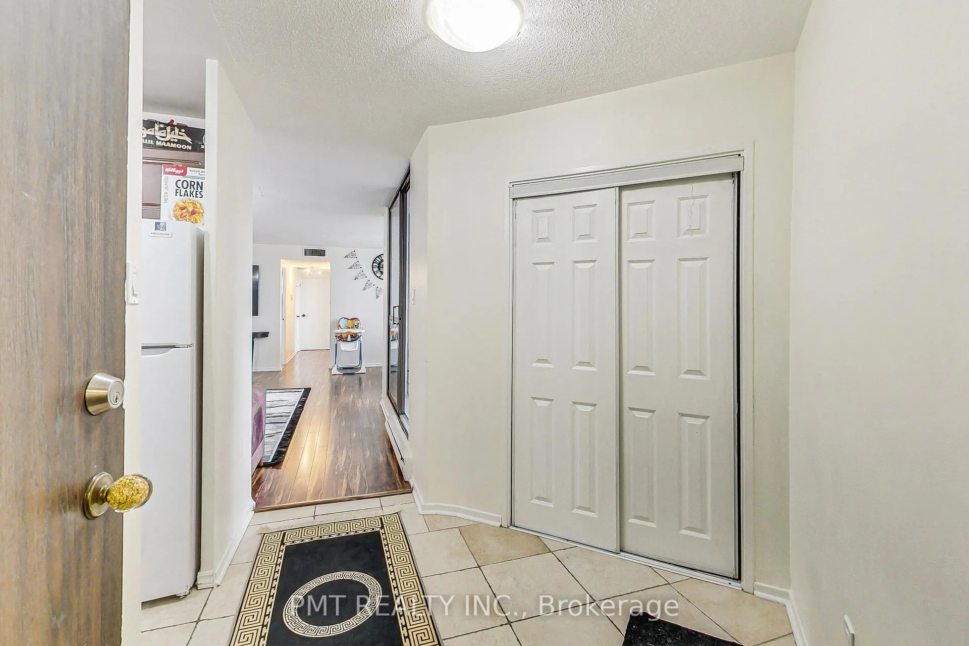 Photo 5 of Unit 1105, 2323 Confederation Parkway, Mississauga, Cooksville — HOMEH