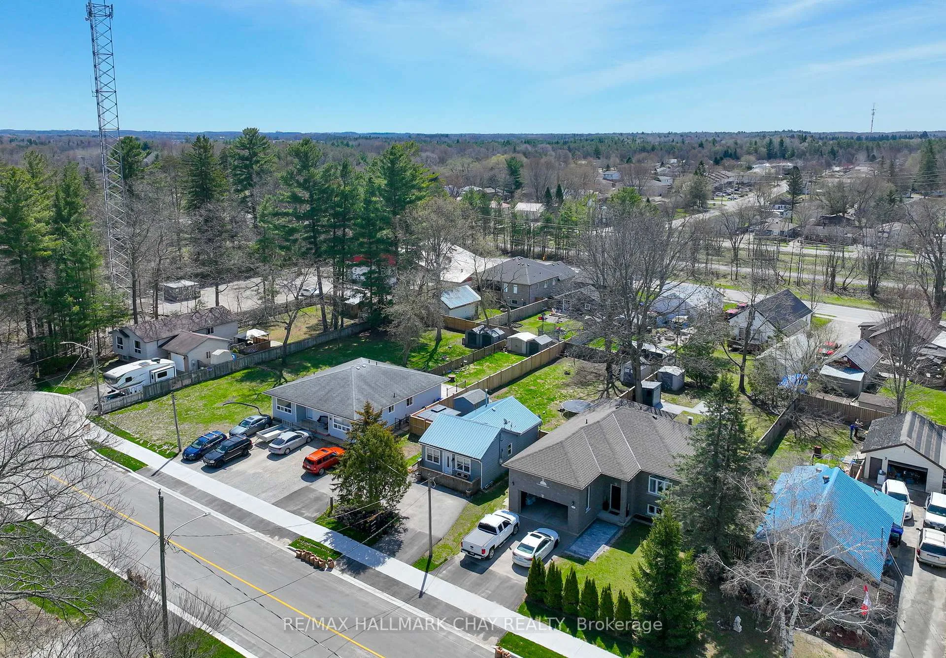 Photo 2 of 130 Simcoe Street, Essa, Angus — HOMEH