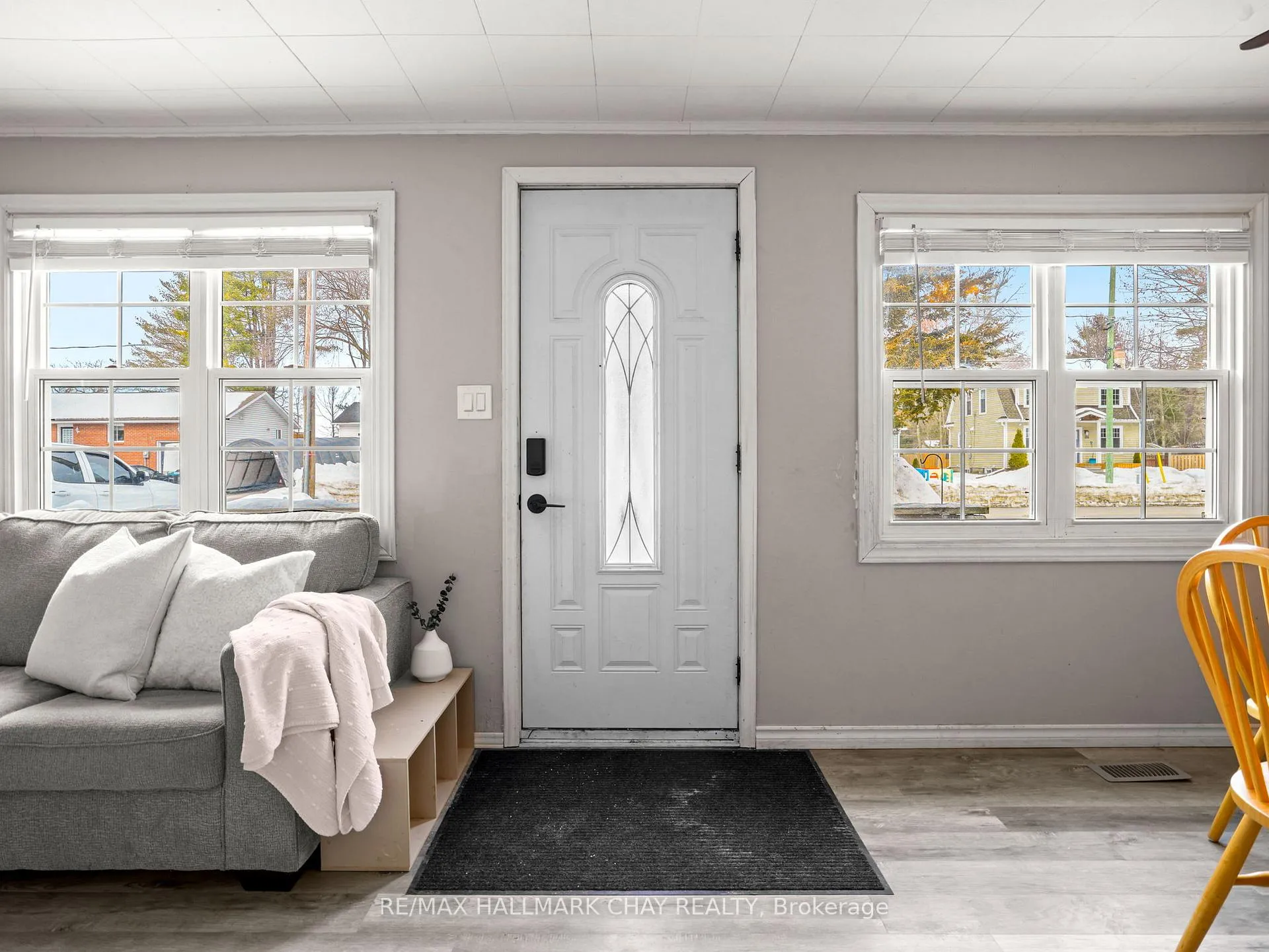 Photo 4 of 130 Simcoe Street, Essa, Angus — HOMEH