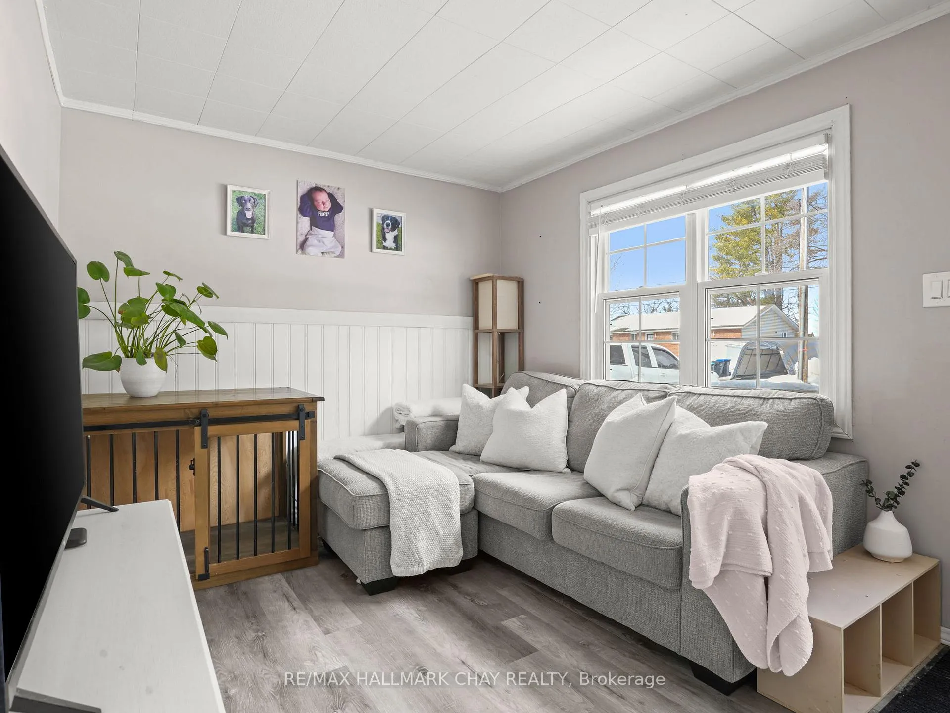 Photo 6 of 130 Simcoe Street, Essa, Angus — HOMEH