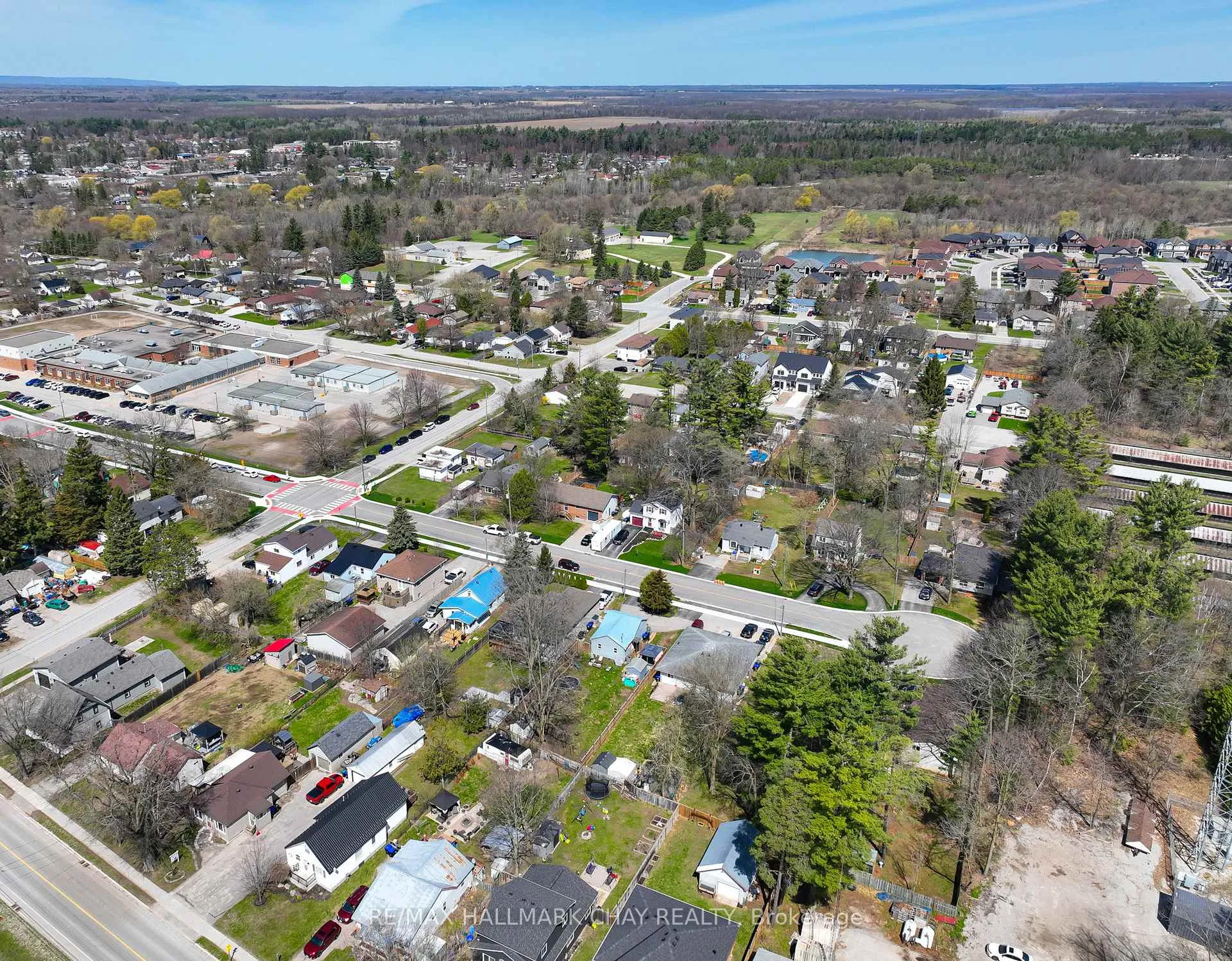 Photo 31 of 130 Simcoe Street, Essa, Angus — HOMEH