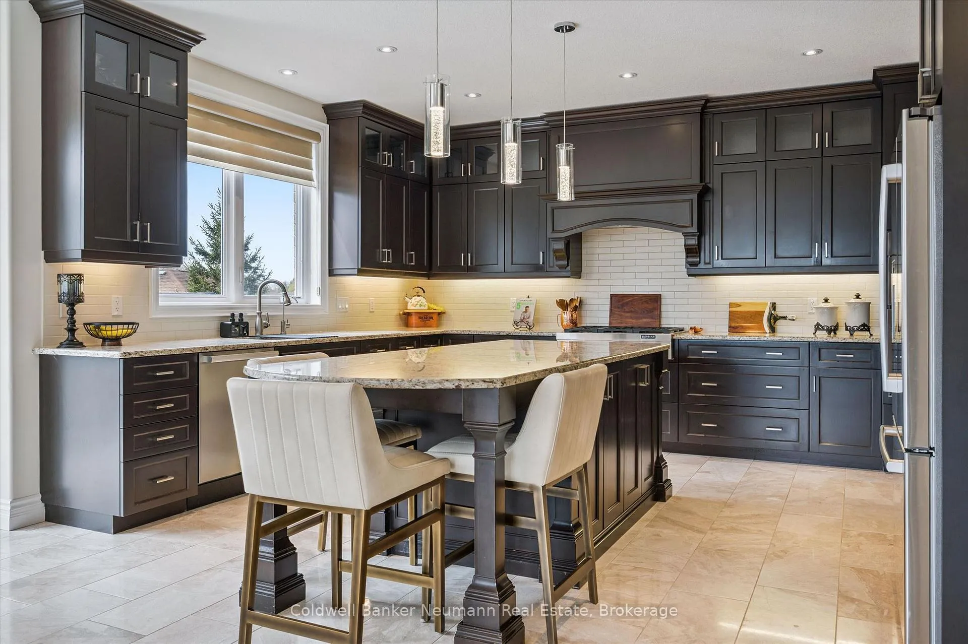 Photo 7 of 51 Cox Court, Guelph, Kortright East — HOMEH
