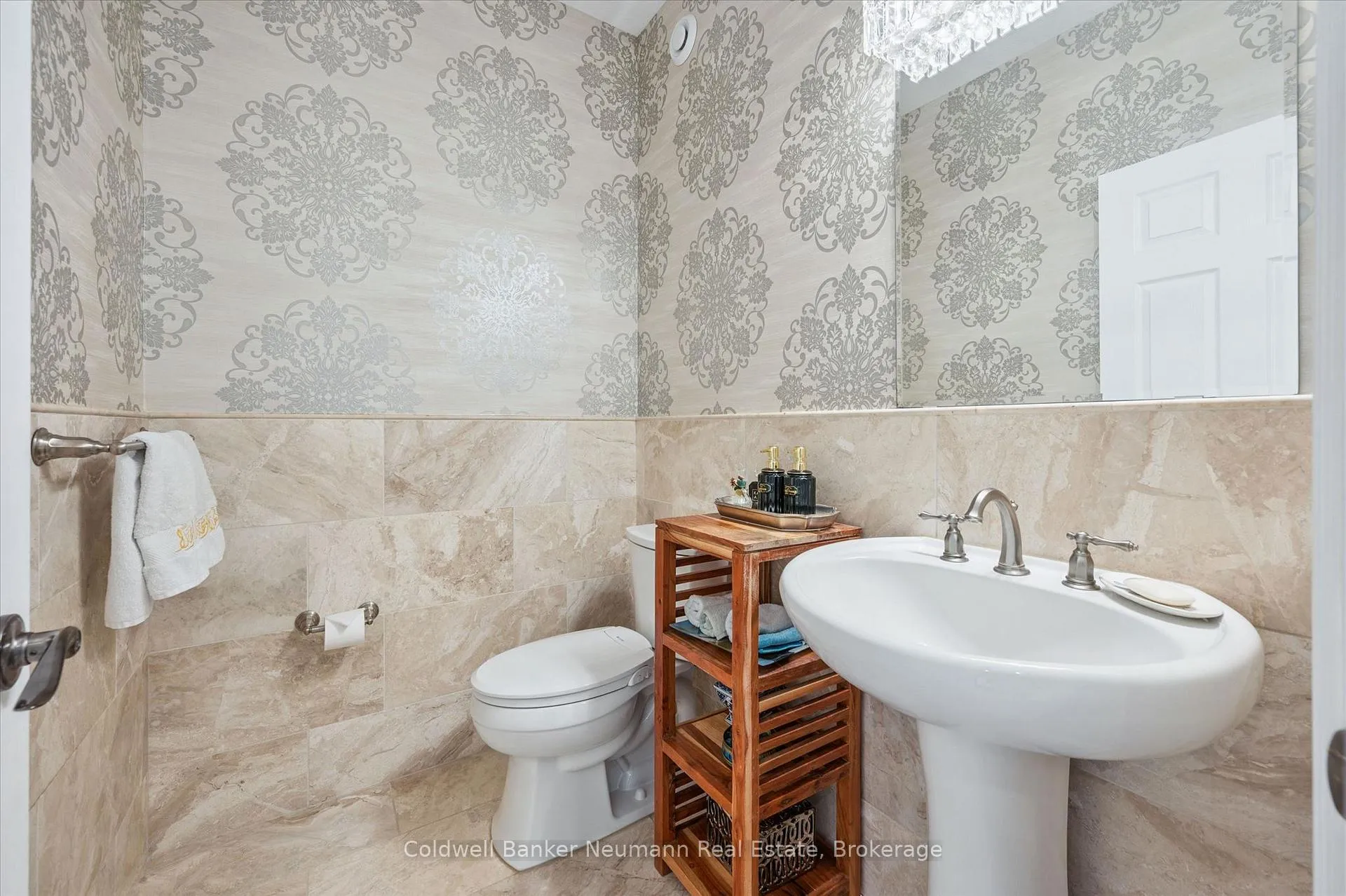 Photo 14 of 51 Cox Court, Guelph, Kortright East — HOMEH