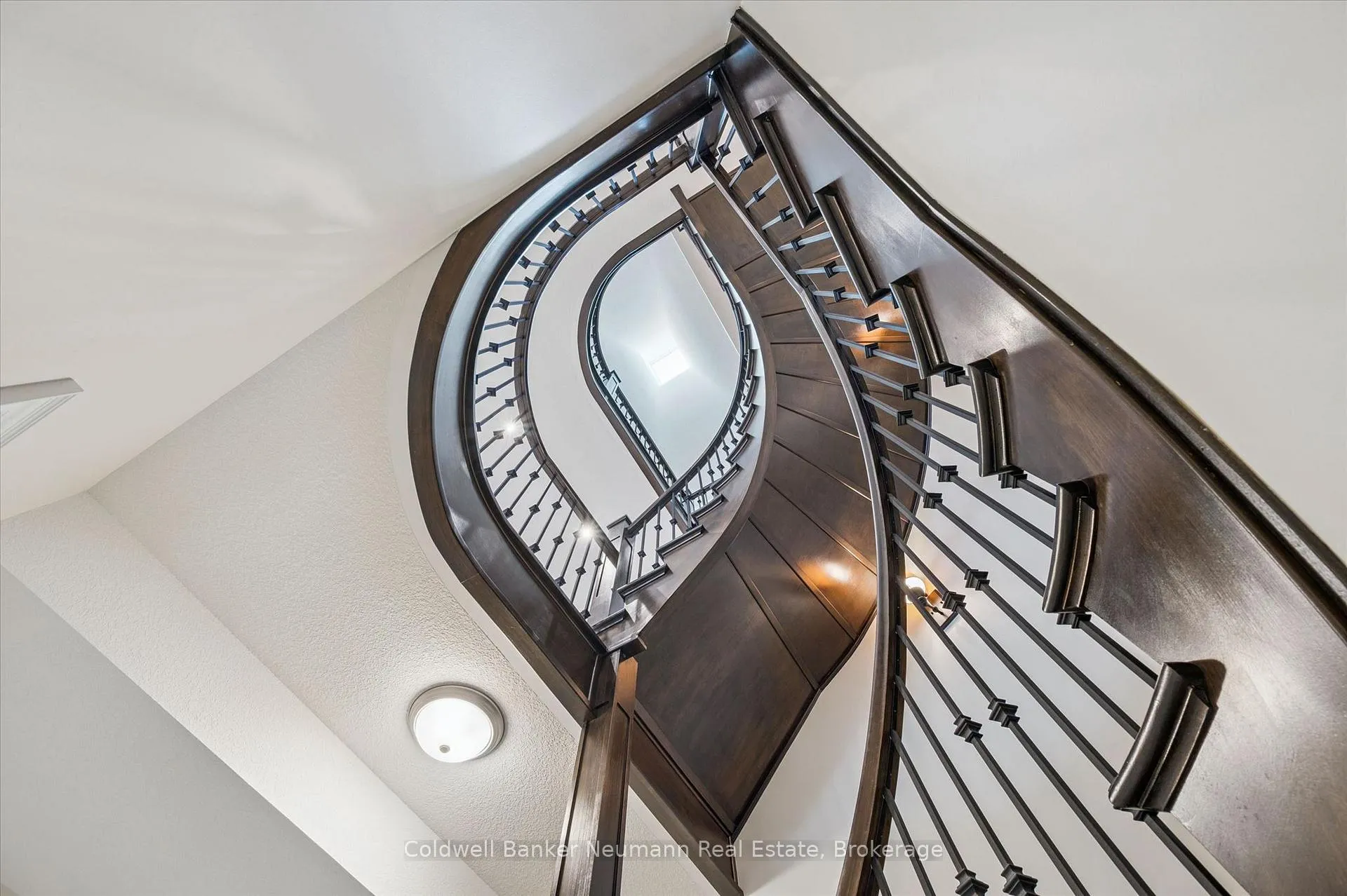 Photo 15 of 51 Cox Court, Guelph, Kortright East — HOMEH