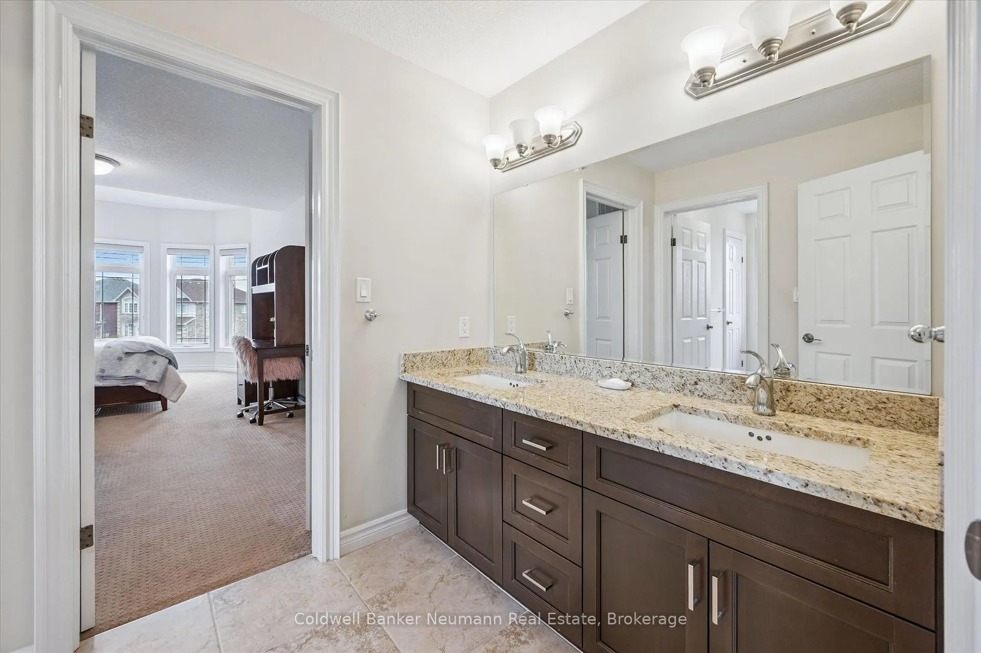 Photo 18 of 51 Cox Court, Guelph, Kortright East — HOMEH