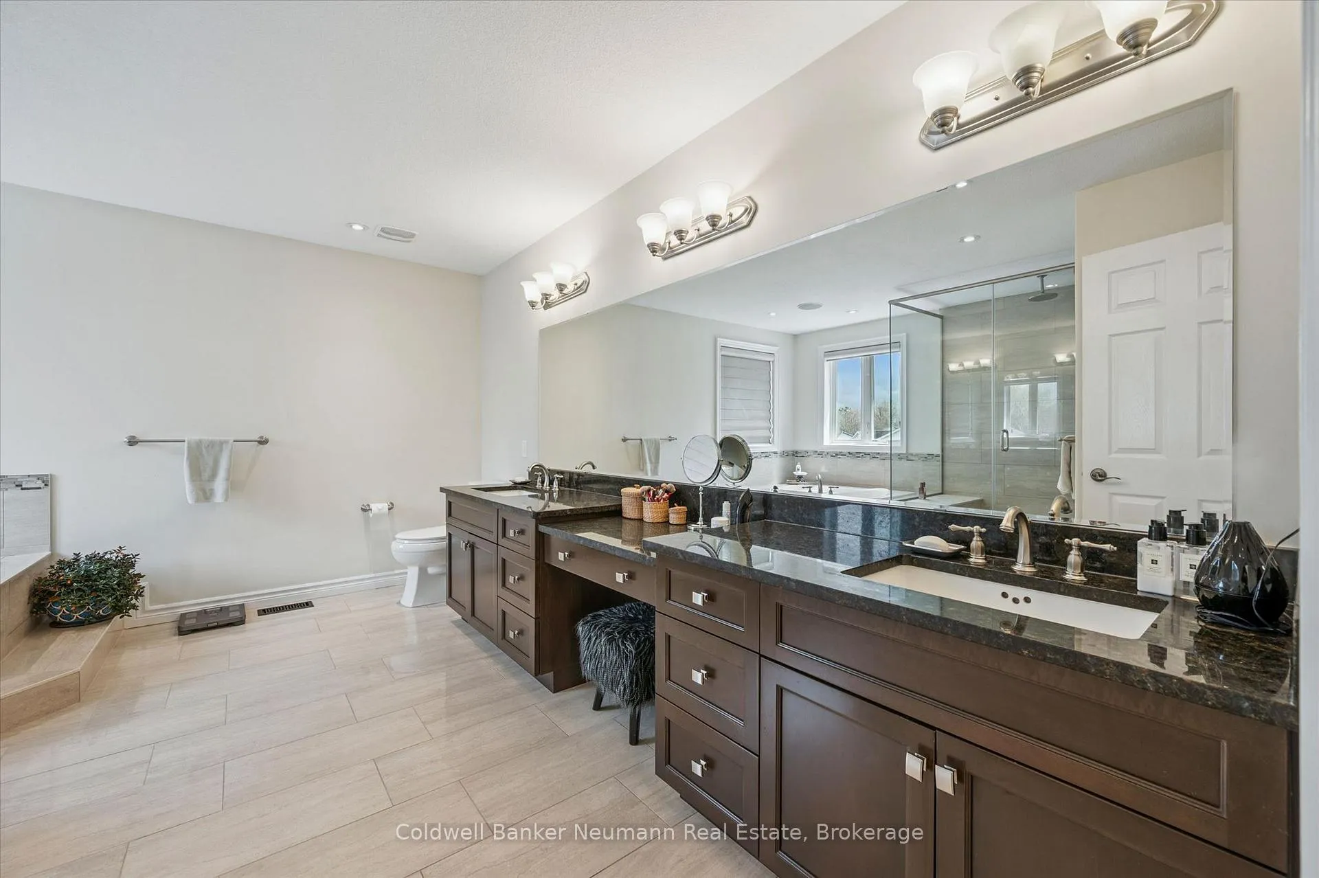 Photo 22 of 51 Cox Court, Guelph, Kortright East — HOMEH