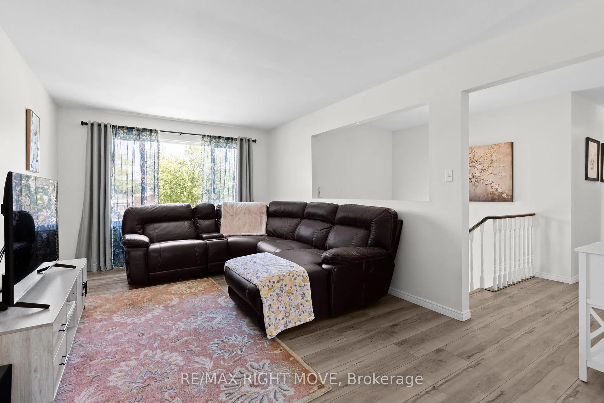 Photo 7 of 5 Chestnut Place, Orillia — HOMEH