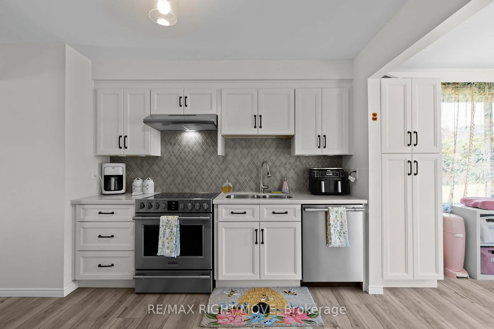 Photo 12 of 5 Chestnut Place, Orillia — HOMEH