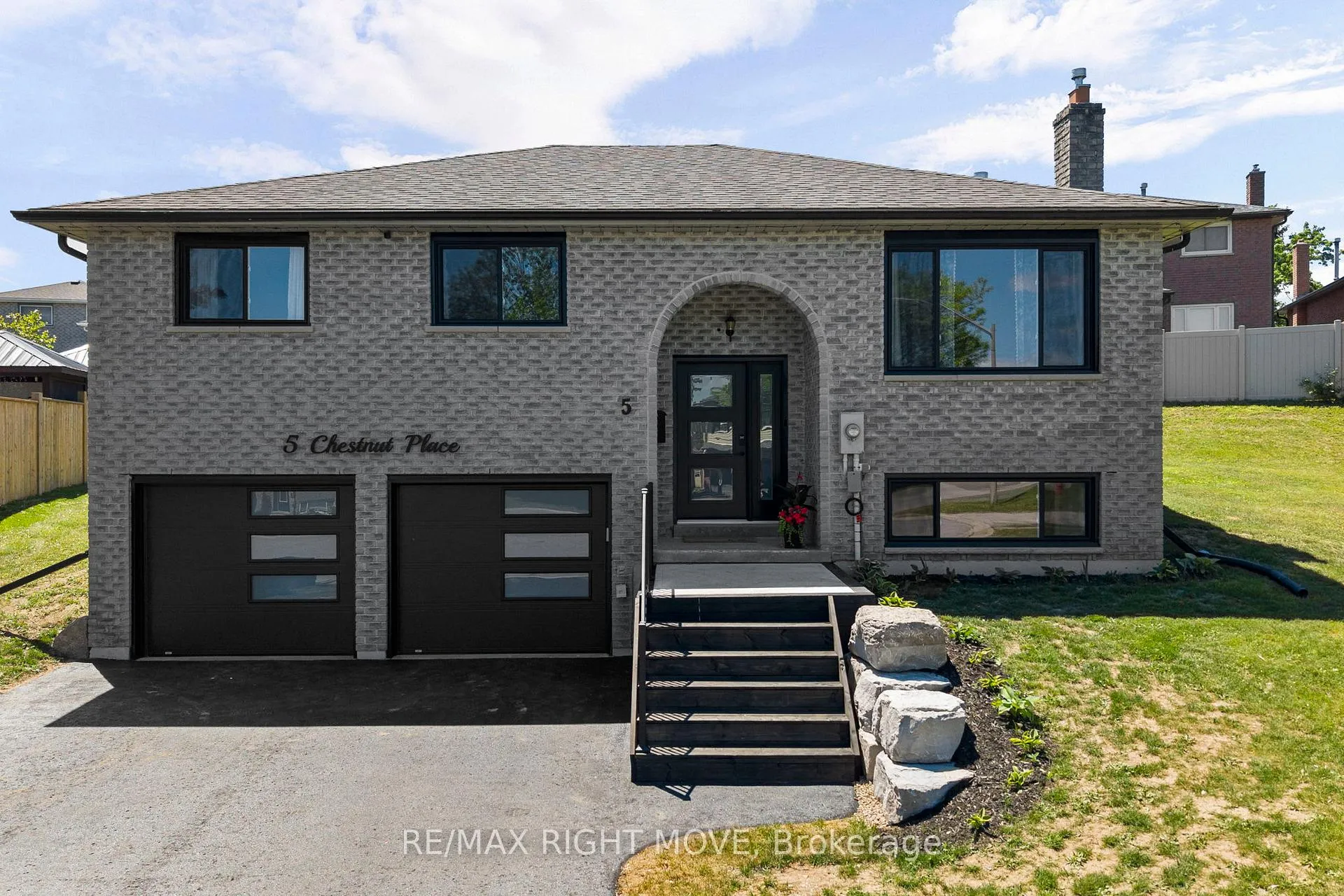 Photo 39 of 5 Chestnut Place, Orillia — HOMEH