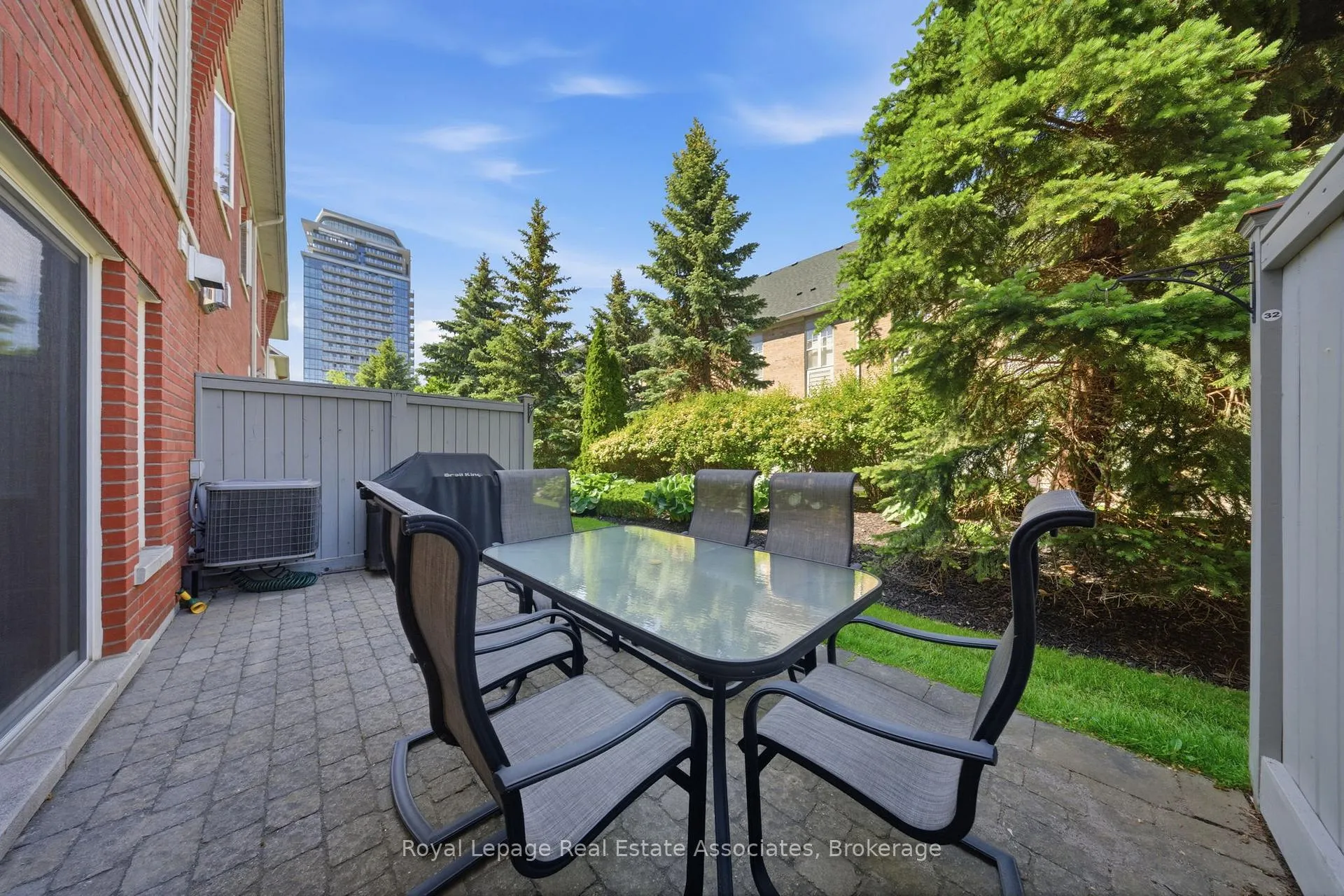 Photo 42 of 32 St Lawrence Drive, Mississauga, Port Credit — HOMEH