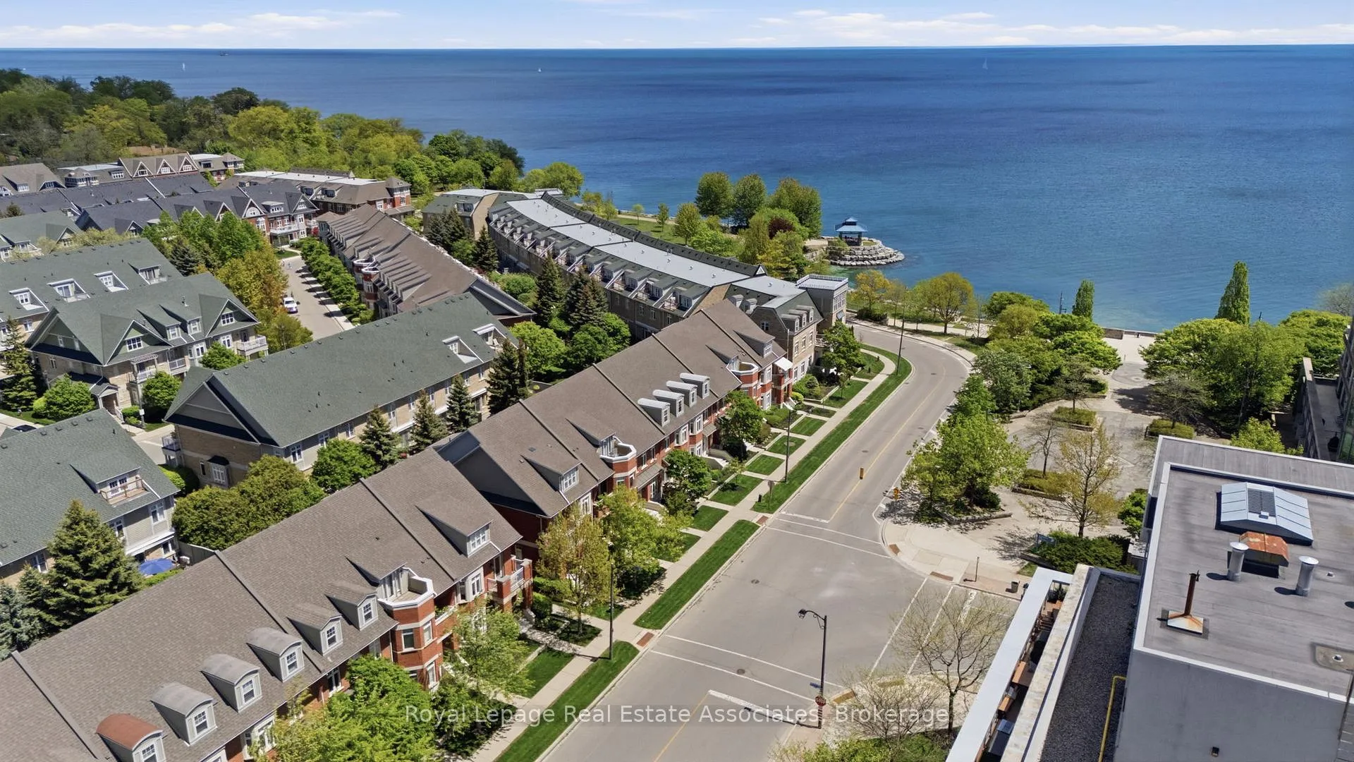 Photo 47 of 32 St Lawrence Drive, Mississauga, Port Credit — HOMEH