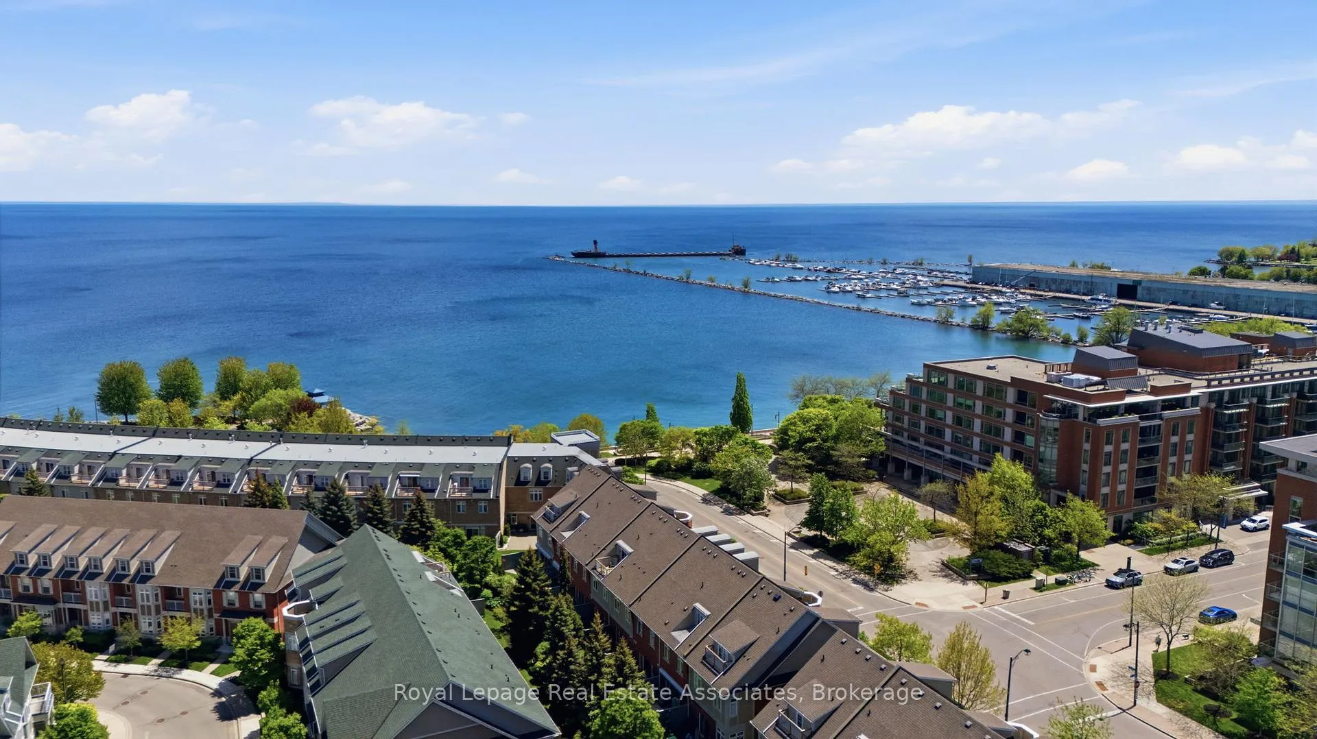 Photo 48 of 32 St Lawrence Drive, Mississauga, Port Credit — HOMEH