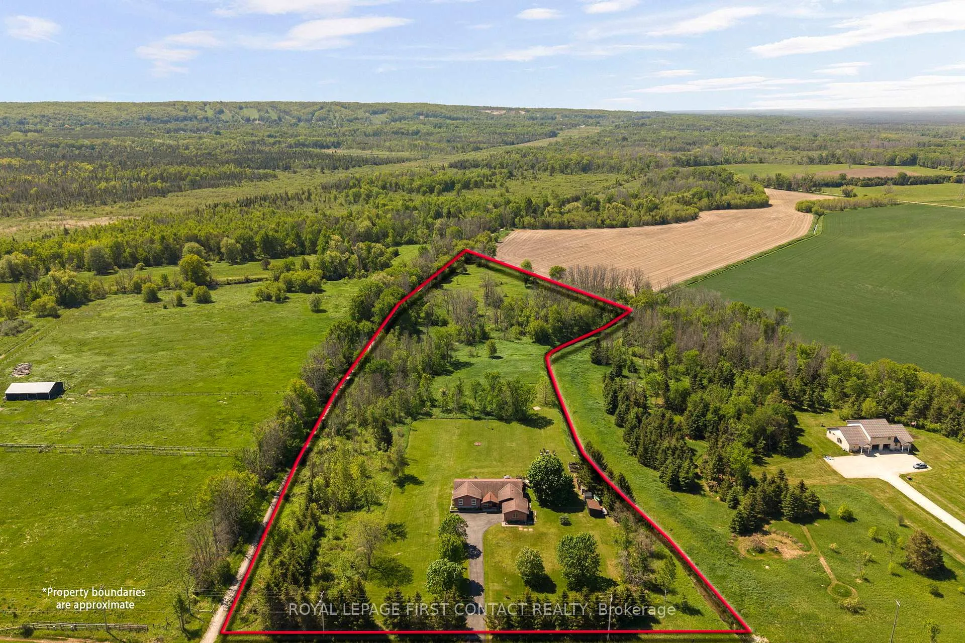 Photo 1 of 2053 26 Highway, Springwater, Rural Springwater — HOMEH