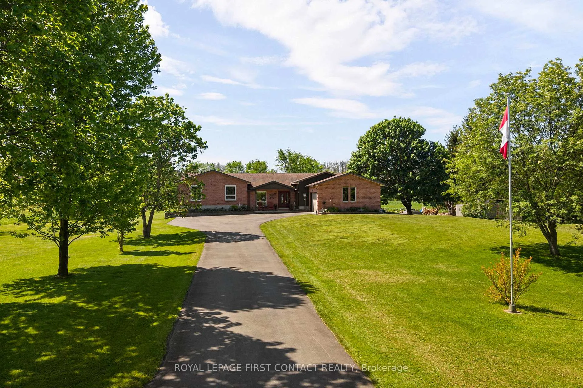 Photo 2 of 2053 26 Highway, Springwater, Rural Springwater — HOMEH