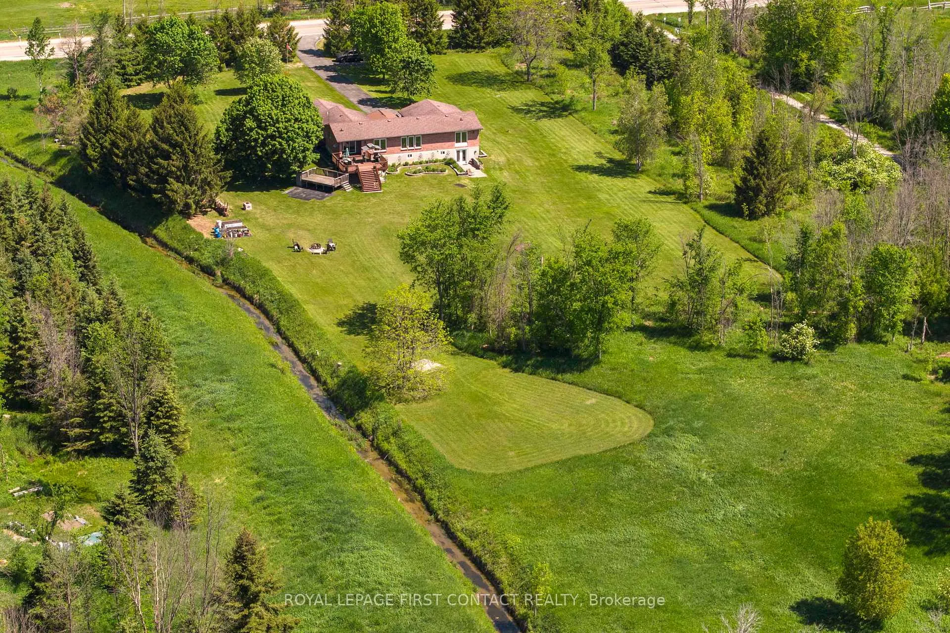 Photo 3 of 2053 26 Highway, Springwater, Rural Springwater — HOMEH