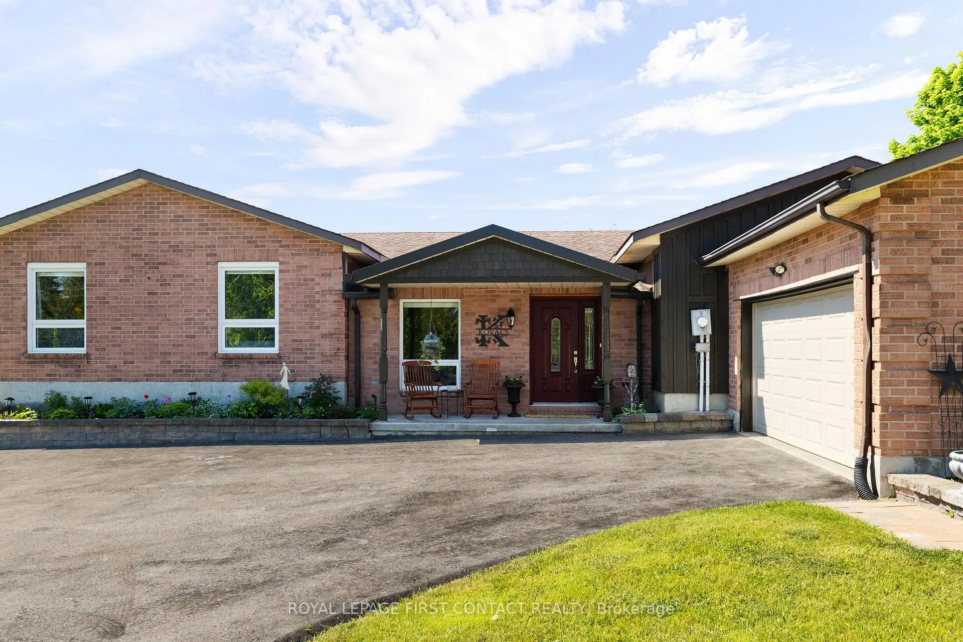 Photo 4 of 2053 26 Highway, Springwater, Rural Springwater — HOMEH