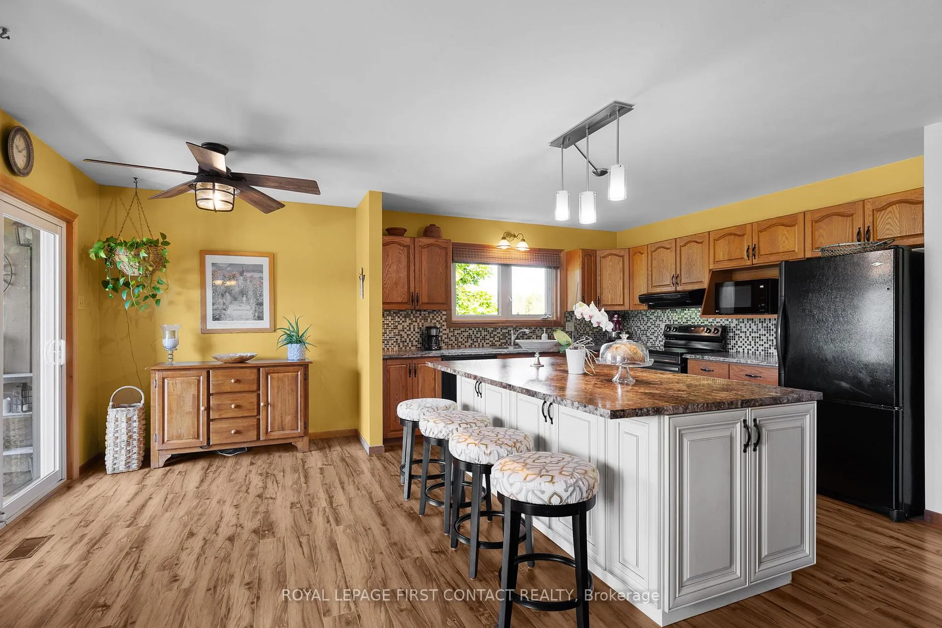 Photo 9 of 2053 26 Highway, Springwater, Rural Springwater — HOMEH