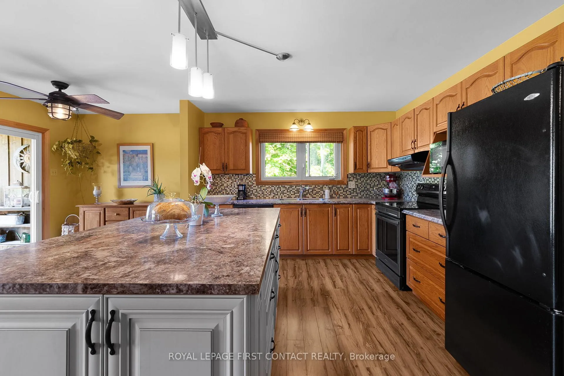 Photo 10 of 2053 26 Highway, Springwater, Rural Springwater — HOMEH