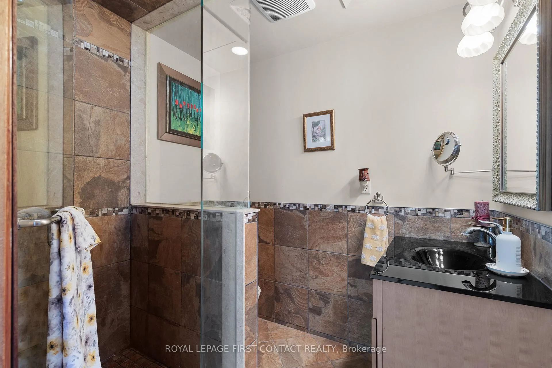 Photo 24 of 2053 26 Highway, Springwater, Rural Springwater — HOMEH