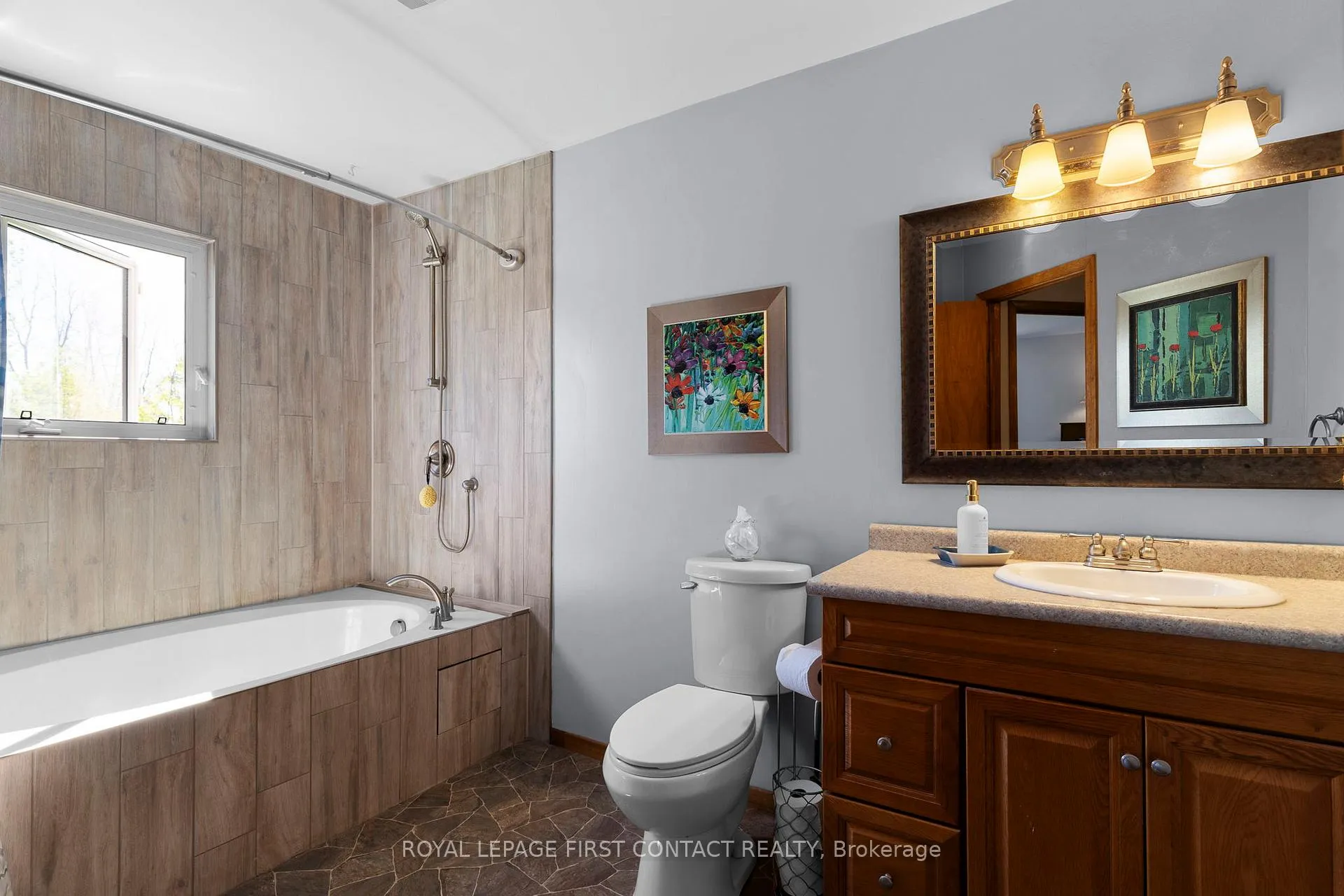 Photo 26 of 2053 26 Highway, Springwater, Rural Springwater — HOMEH
