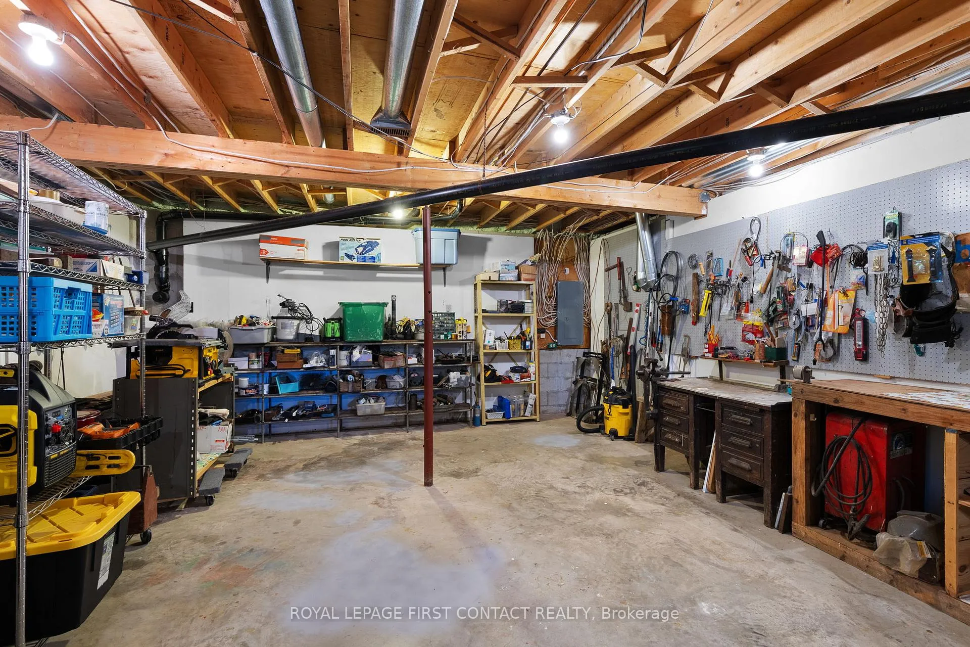 Photo 33 of 2053 26 Highway, Springwater, Rural Springwater — HOMEH