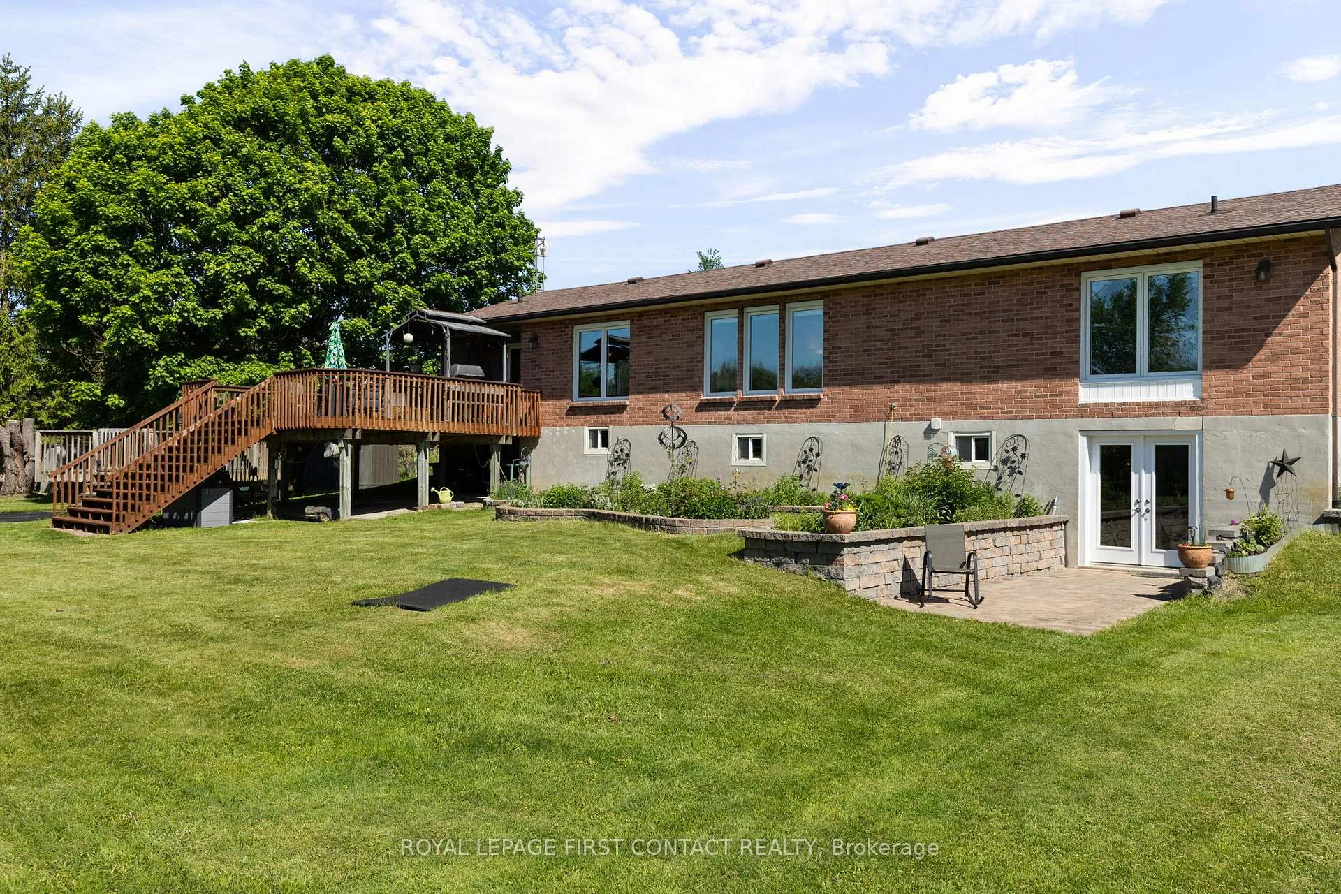 Photo 37 of 2053 26 Highway, Springwater, Rural Springwater — HOMEH