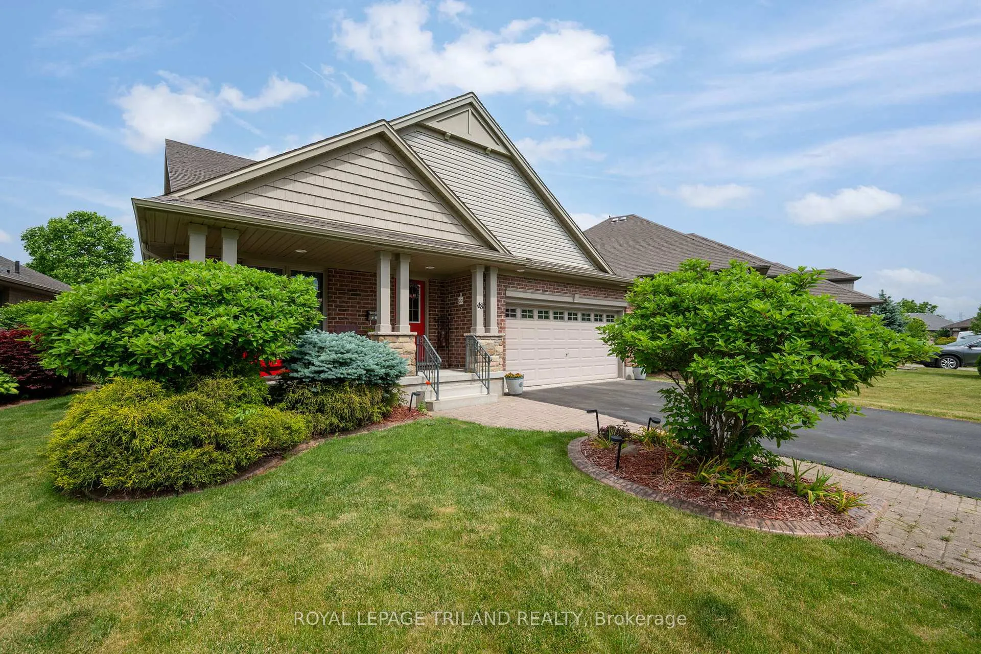 Photo 3 of 48 Circlewood Drive, St. Thomas — HOMEH