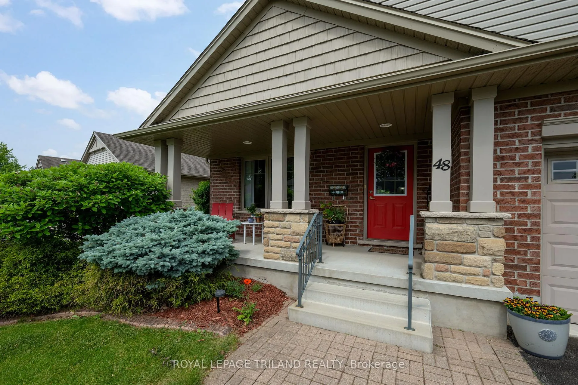Photo 4 of 48 Circlewood Drive, St. Thomas — HOMEH