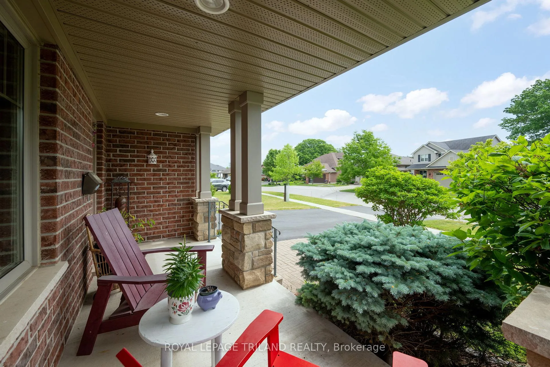 Photo 5 of 48 Circlewood Drive, St. Thomas — HOMEH