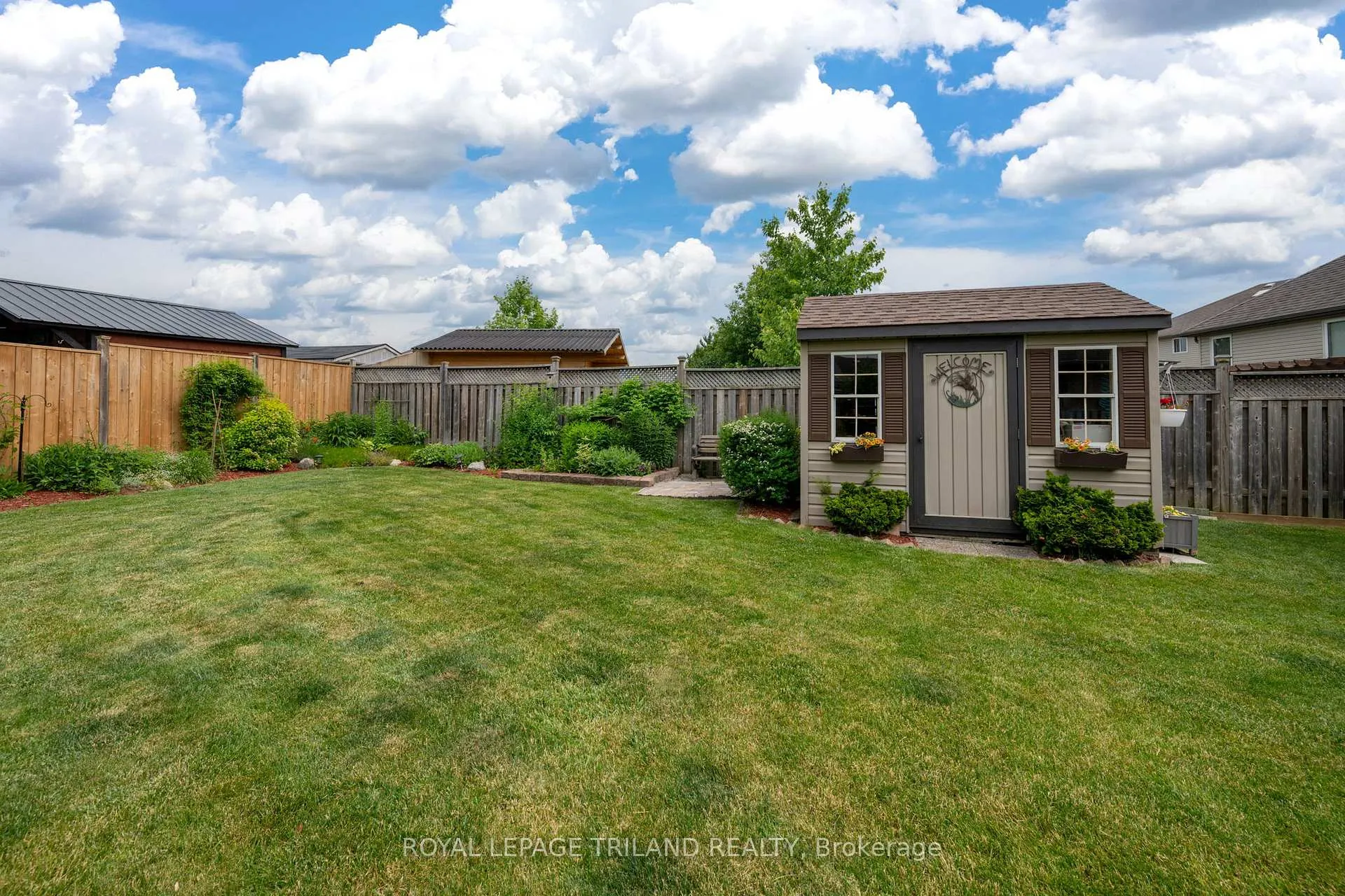 Photo 9 of 48 Circlewood Drive, St. Thomas — HOMEH