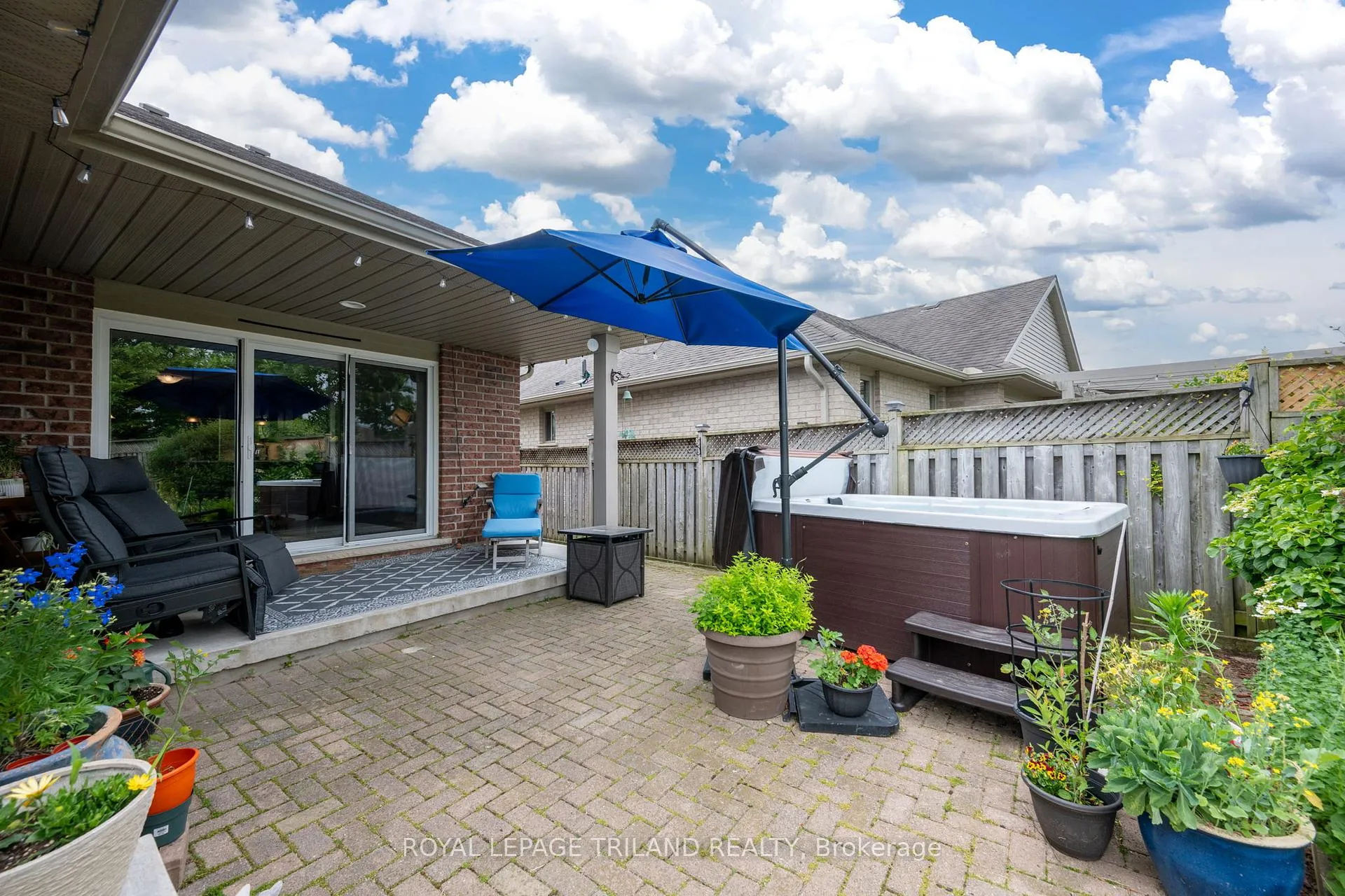 Photo 10 of 48 Circlewood Drive, St. Thomas — HOMEH