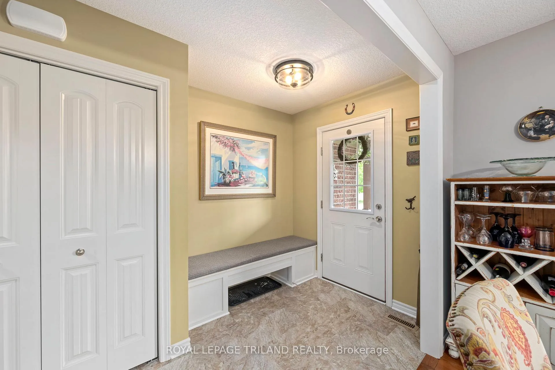 Photo 12 of 48 Circlewood Drive, St. Thomas — HOMEH