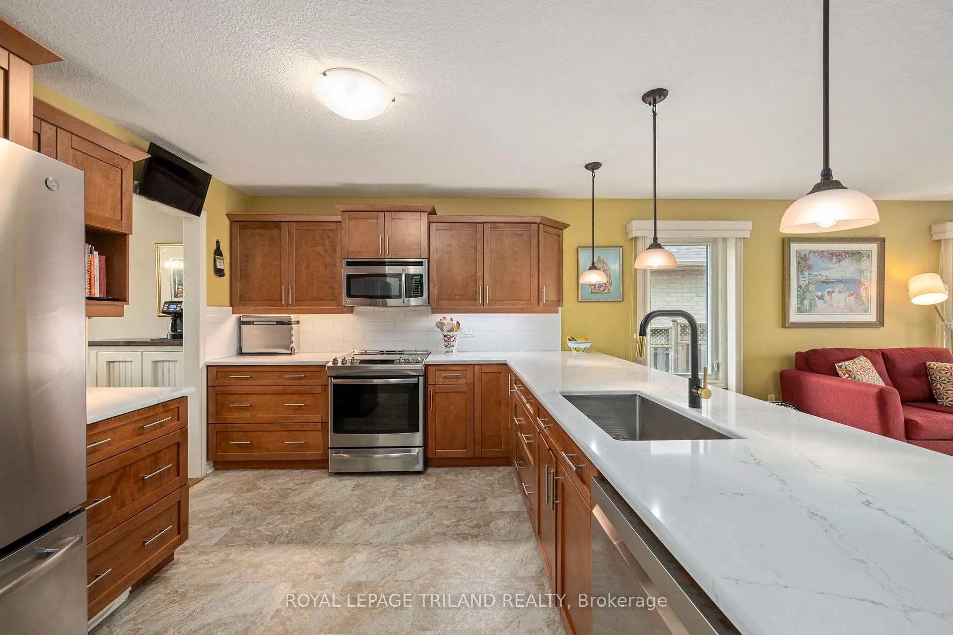 Photo 17 of 48 Circlewood Drive, St. Thomas — HOMEH