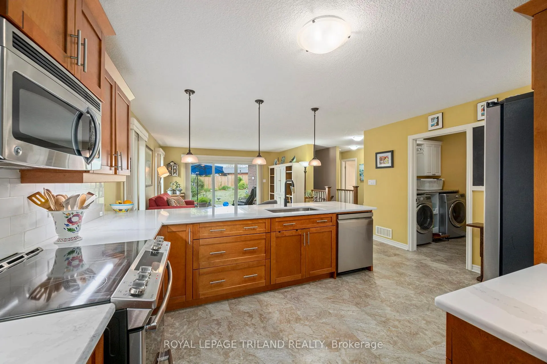 Photo 19 of 48 Circlewood Drive, St. Thomas — HOMEH