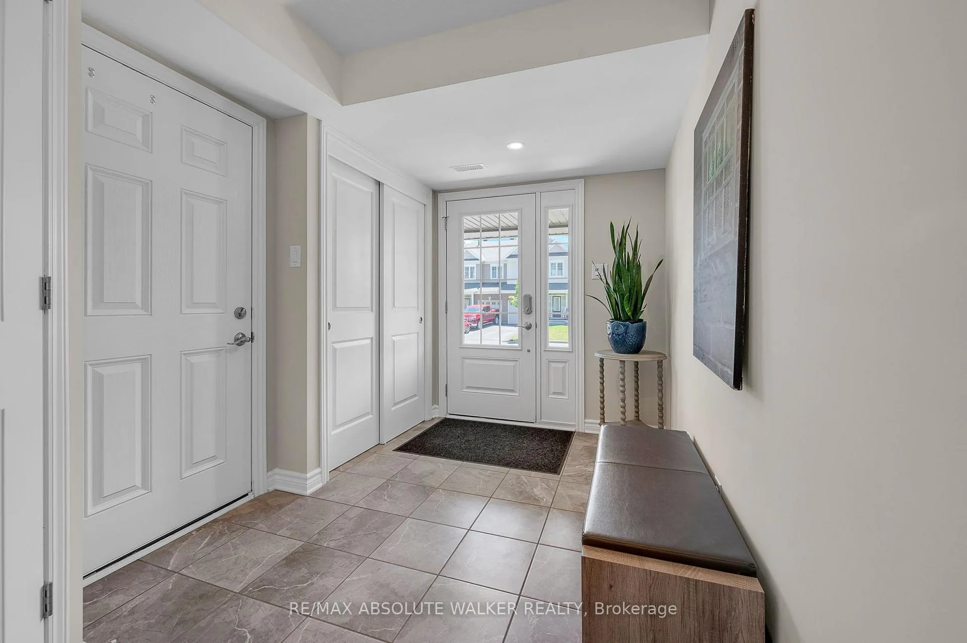 Photo 3 of 516 Thimbleberry Row, Ottawa, Avalon West — HOMEH