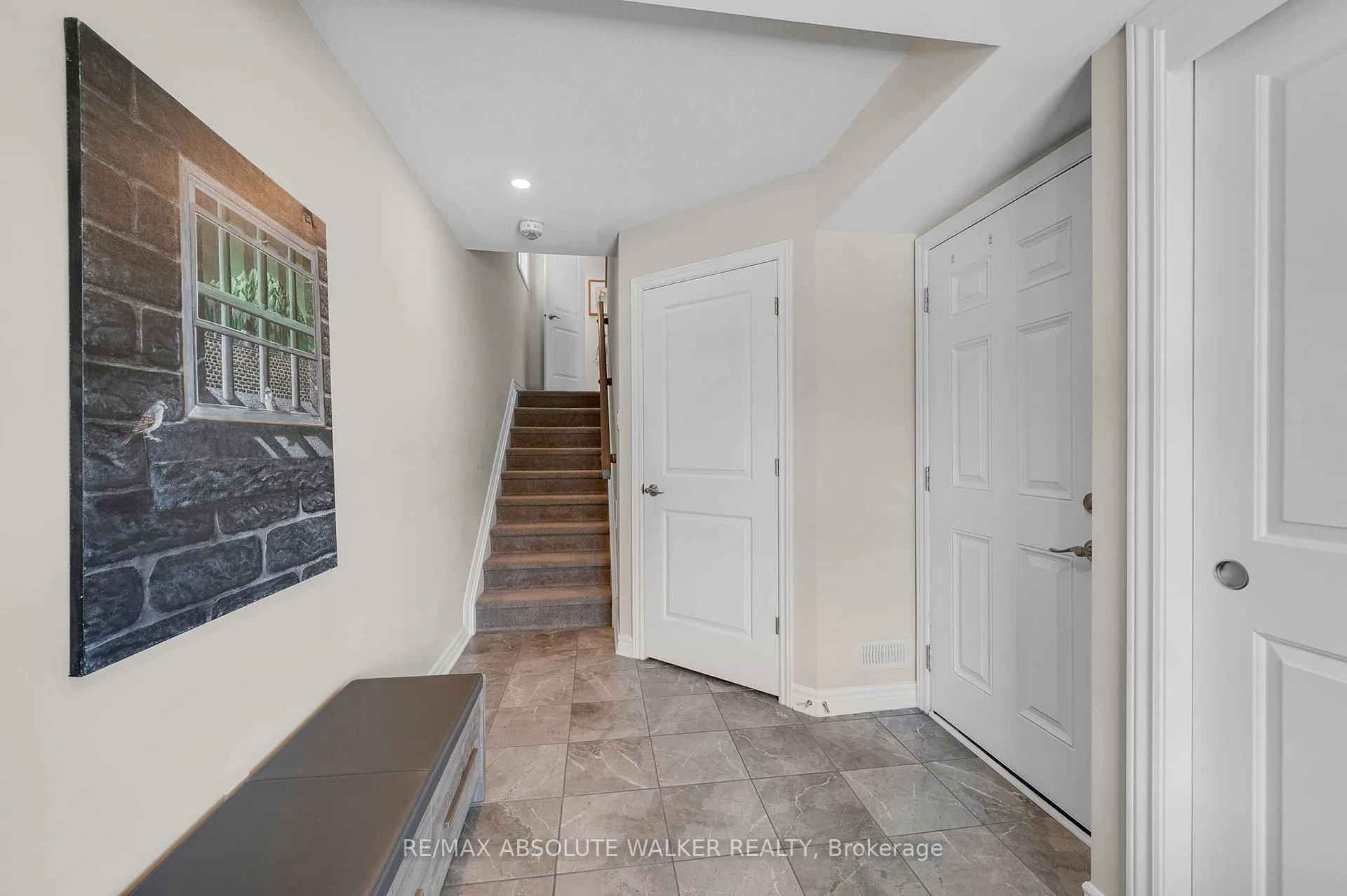 Photo 4 of 516 Thimbleberry Row, Ottawa, Avalon West — HOMEH