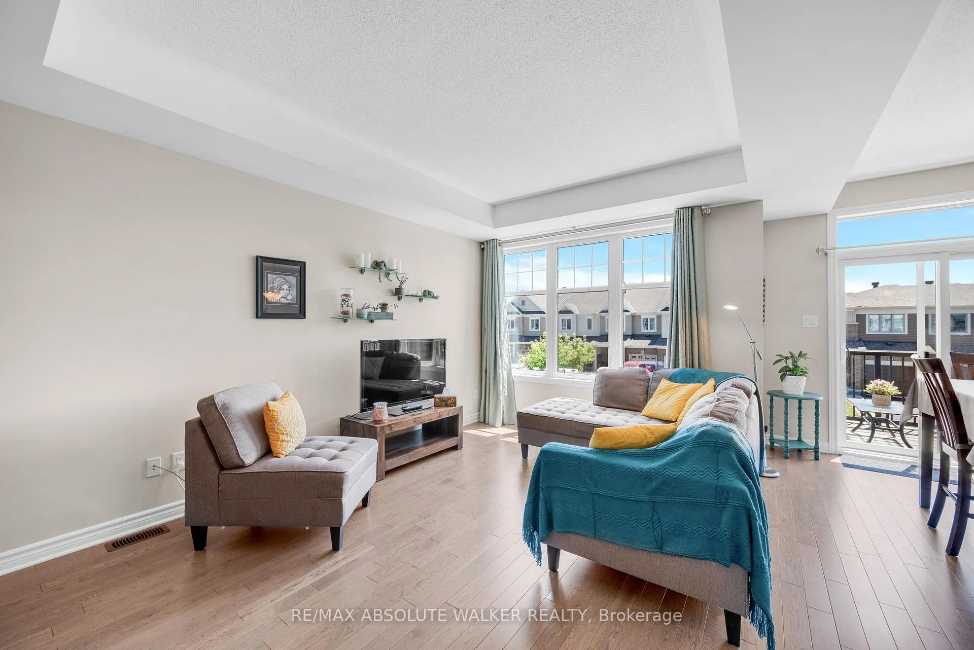 Photo 5 of 516 Thimbleberry Row, Ottawa, Avalon West — HOMEH