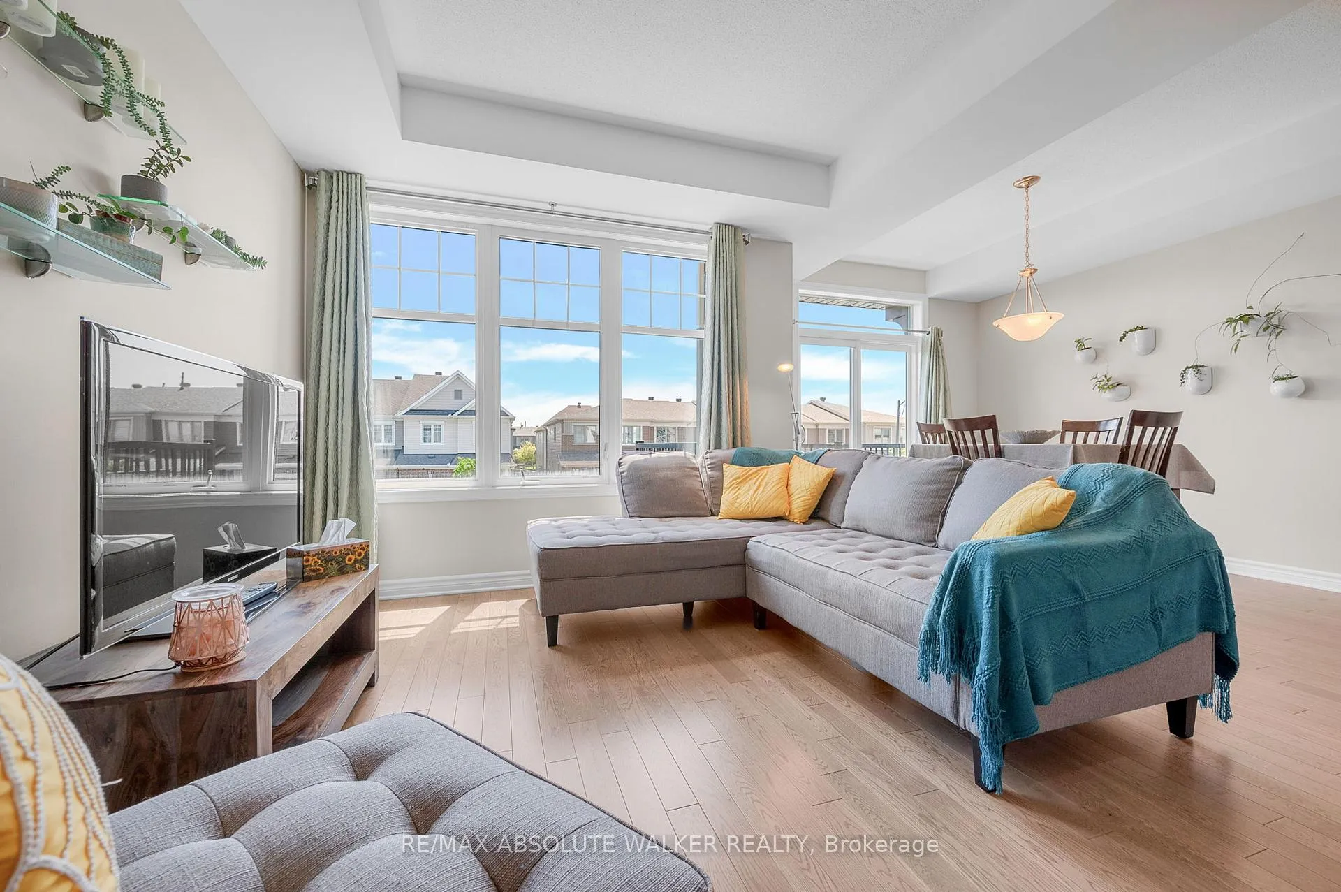 Photo 6 of 516 Thimbleberry Row, Ottawa, Avalon West — HOMEH