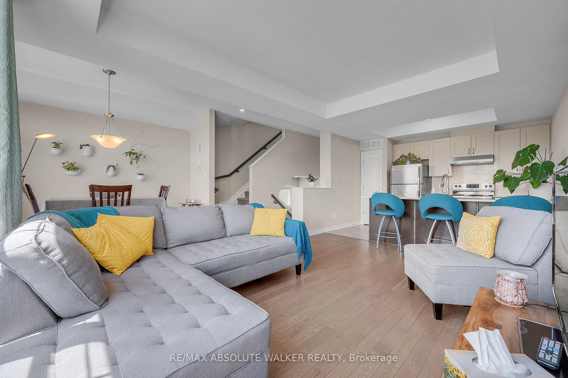 Photo 7 of 516 Thimbleberry Row, Ottawa, Avalon West — HOMEH