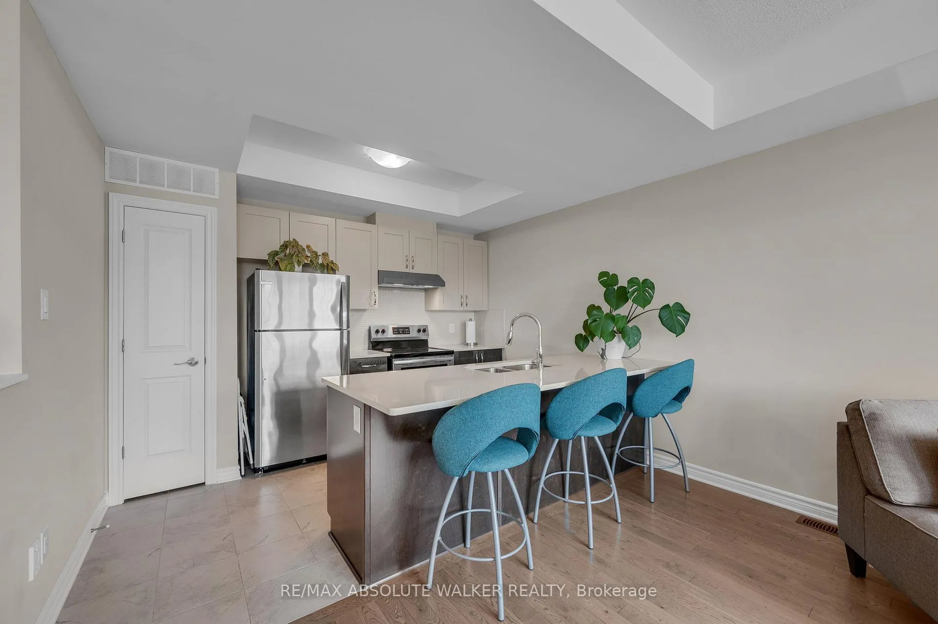 Photo 9 of 516 Thimbleberry Row, Ottawa, Avalon West — HOMEH