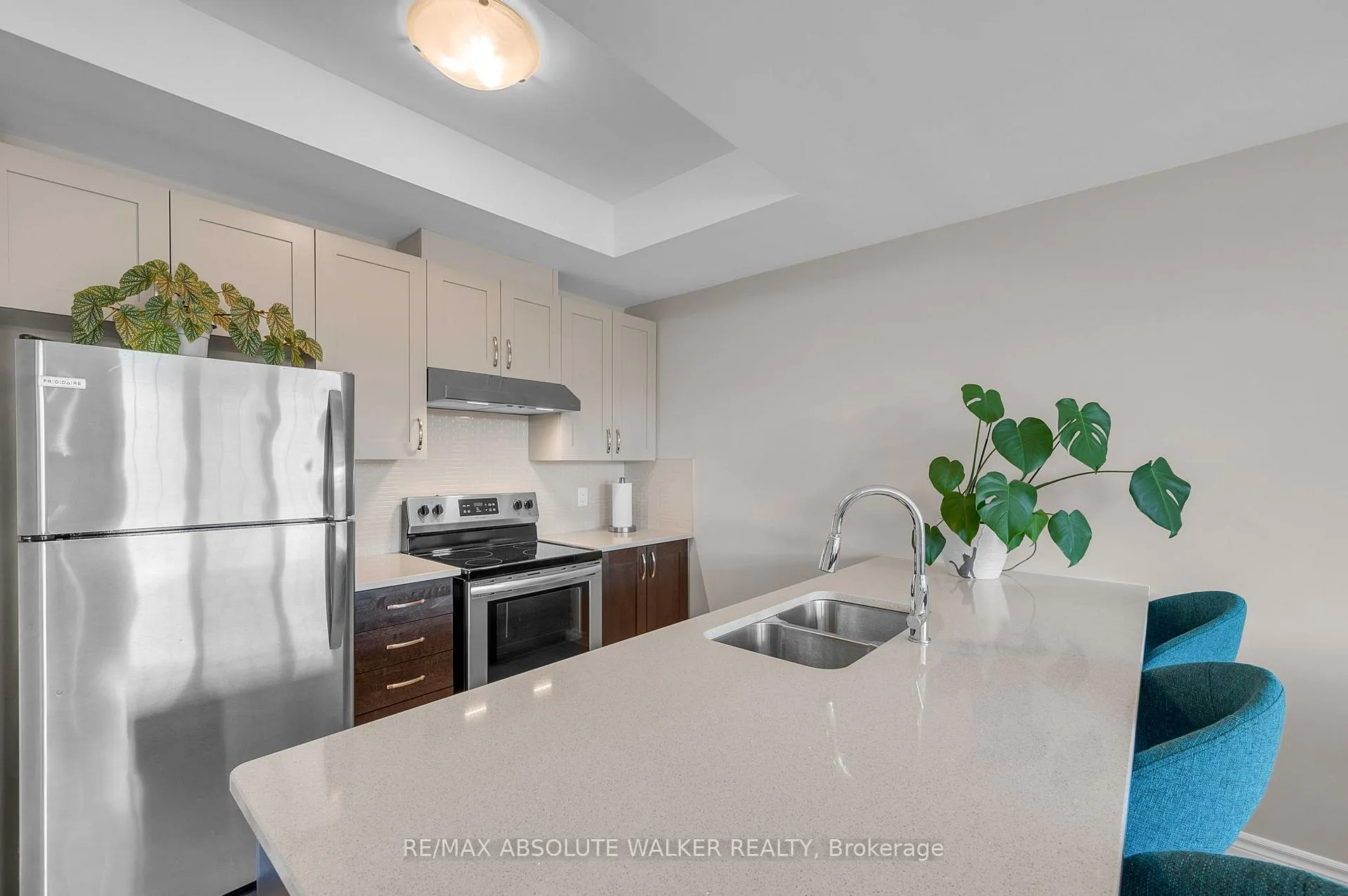Photo 10 of 516 Thimbleberry Row, Ottawa, Avalon West — HOMEH