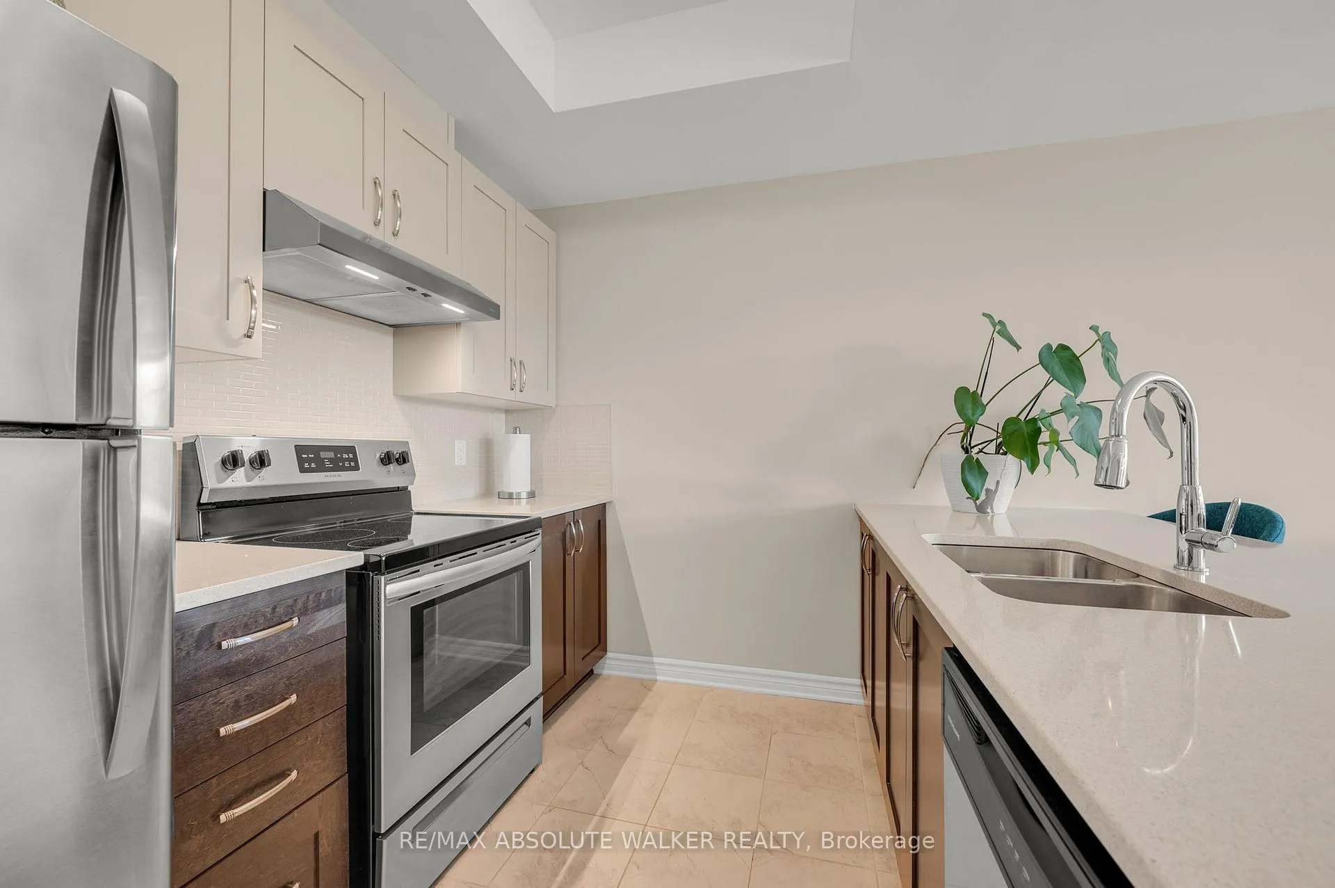 Photo 11 of 516 Thimbleberry Row, Ottawa, Avalon West — HOMEH