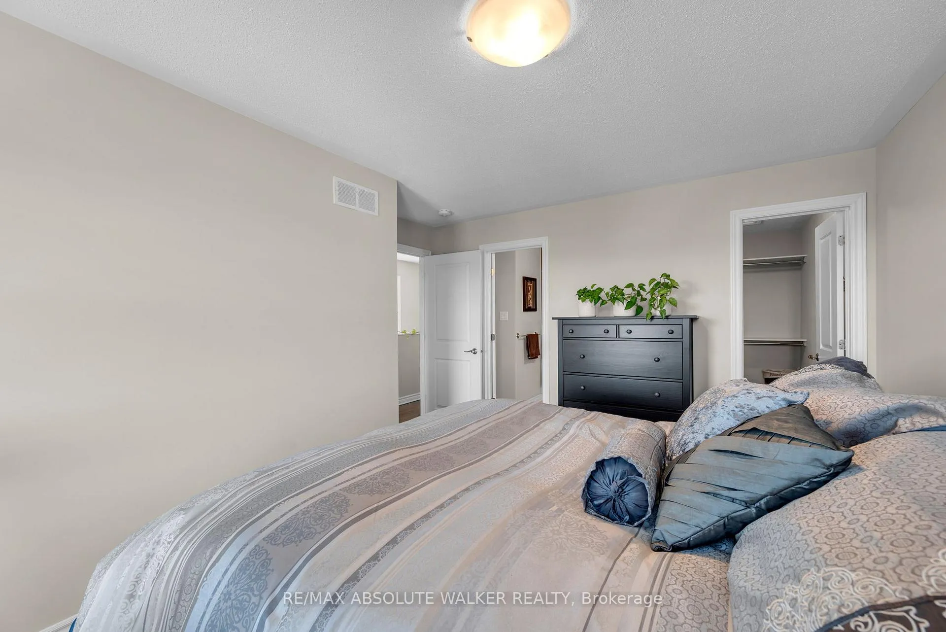 Photo 20 of 516 Thimbleberry Row, Ottawa, Avalon West — HOMEH