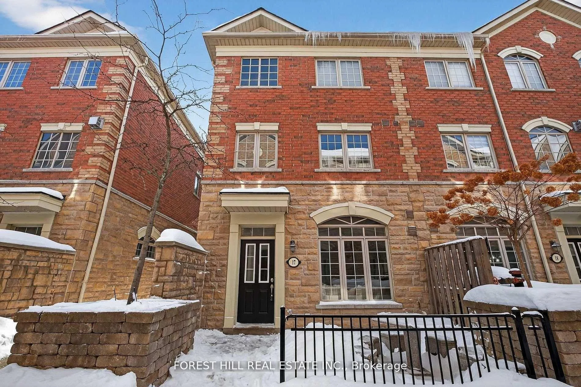 Photo 17 of Unit 17, 8 Brighton Place, Vaughan, Crestwood-Springfarm-Yorkhill — HOMEH