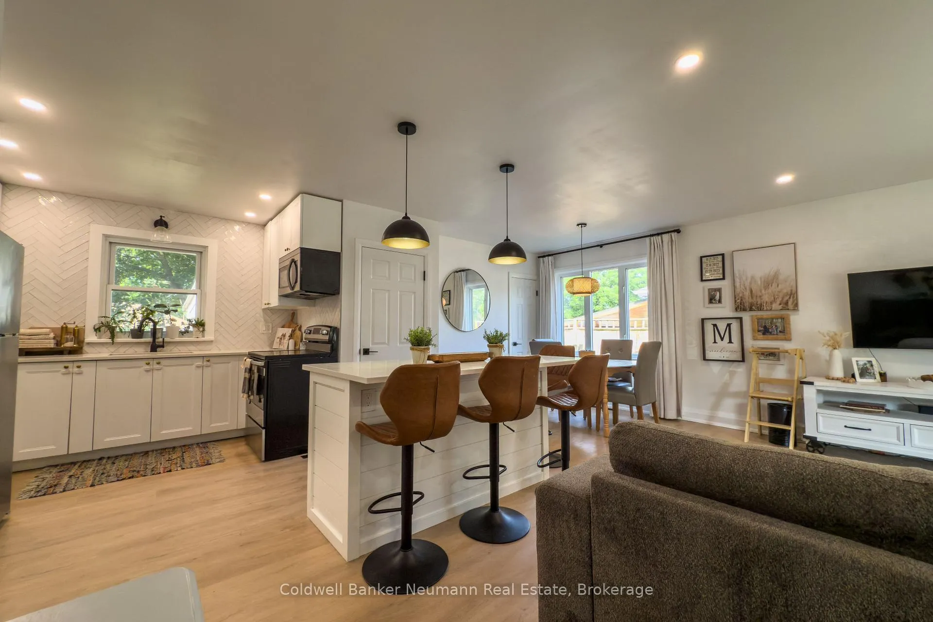 Photo 5 of Unit UPPER, 10 Western Avenue, Guelph, Junction/Onward Willow — HOMEH
