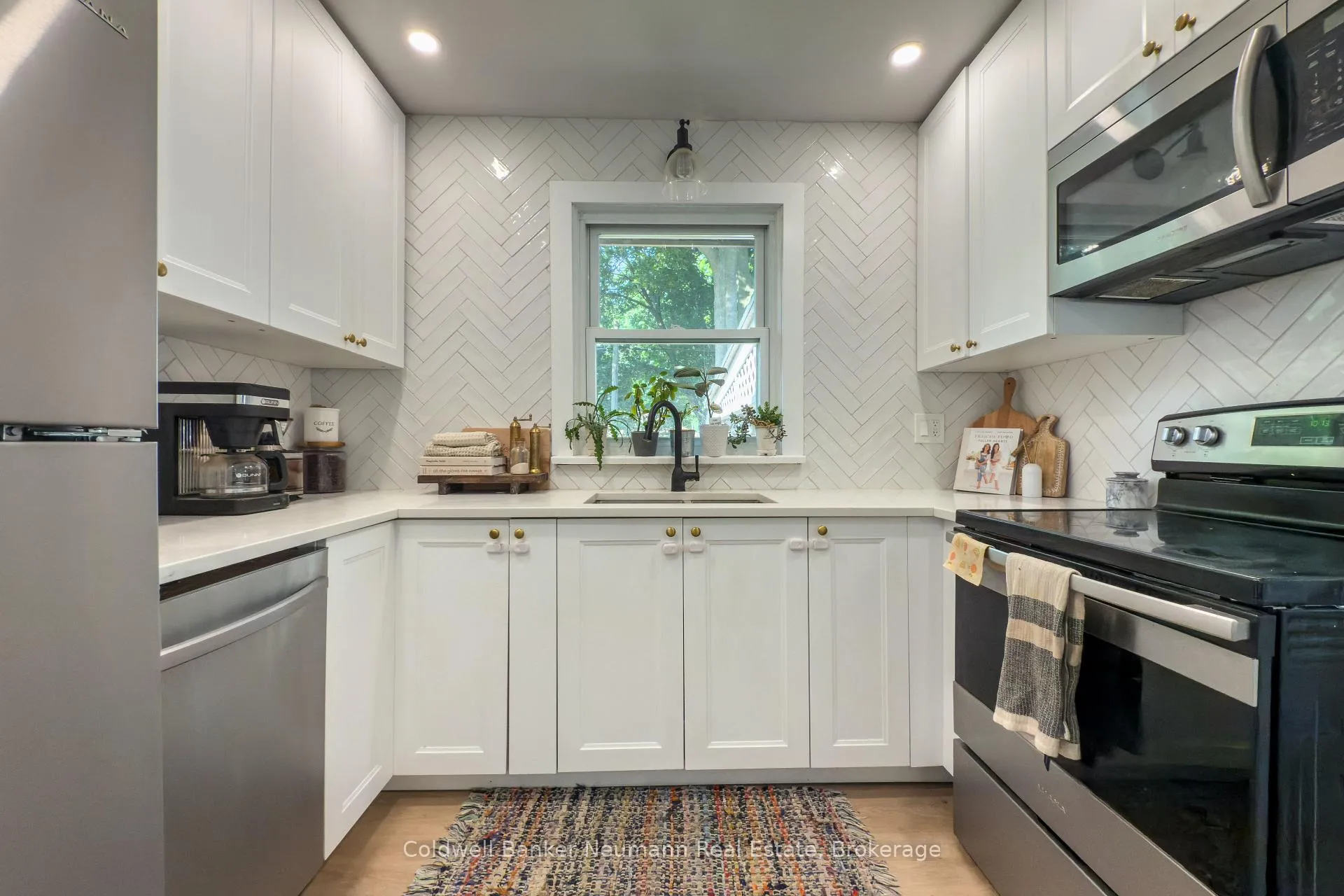 Photo 8 of Unit UPPER, 10 Western Avenue, Guelph, Junction/Onward Willow — HOMEH