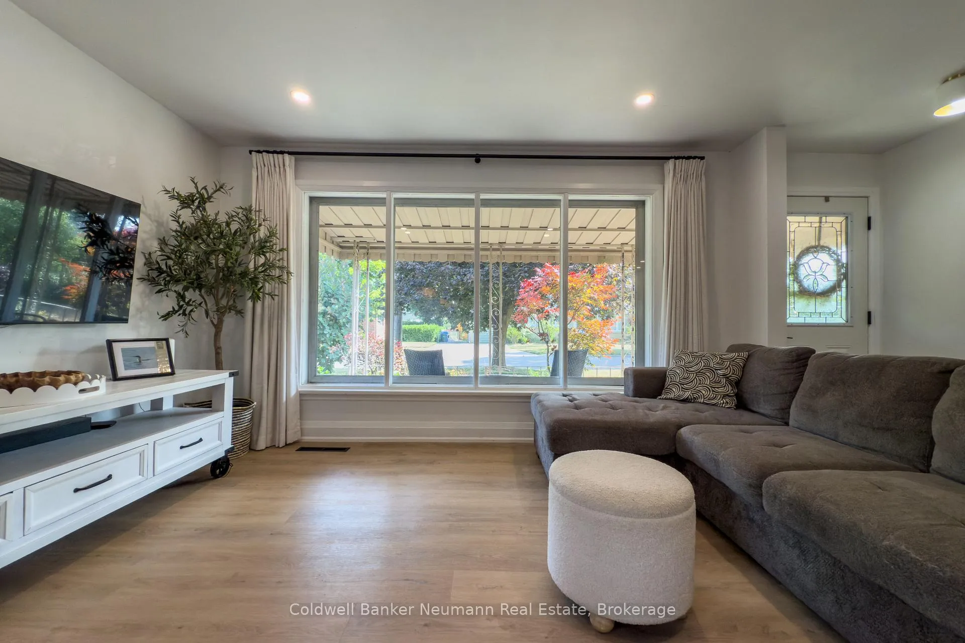 Photo 12 of Unit UPPER, 10 Western Avenue, Guelph, Junction/Onward Willow — HOMEH